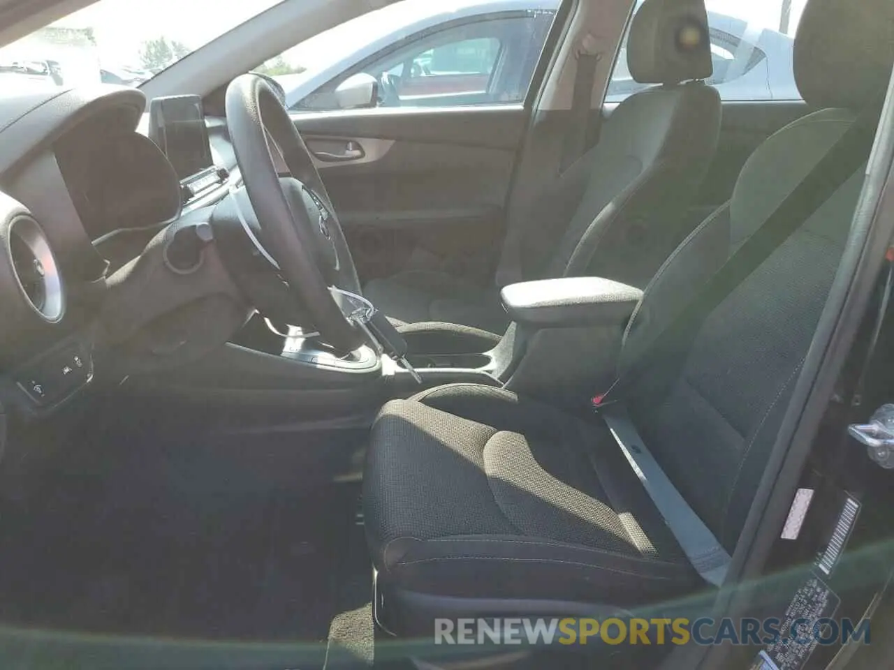7 Photograph of a damaged car 3KPF24AD2ME349591 KIA FORTE 2021