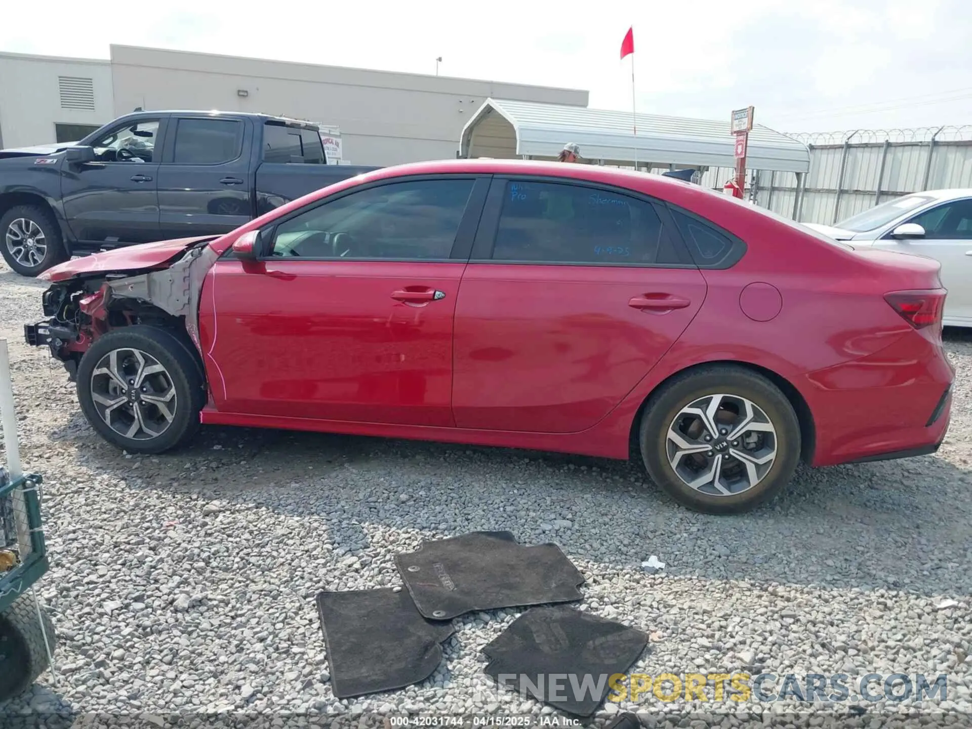 14 Photograph of a damaged car 3KPF24AD2ME361269 KIA FORTE 2021