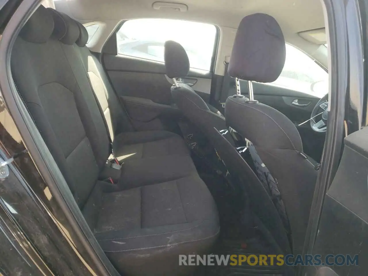 10 Фотография поврежденного автомобиля 3KPF24AD2ME374152 KIA FORTE 2021