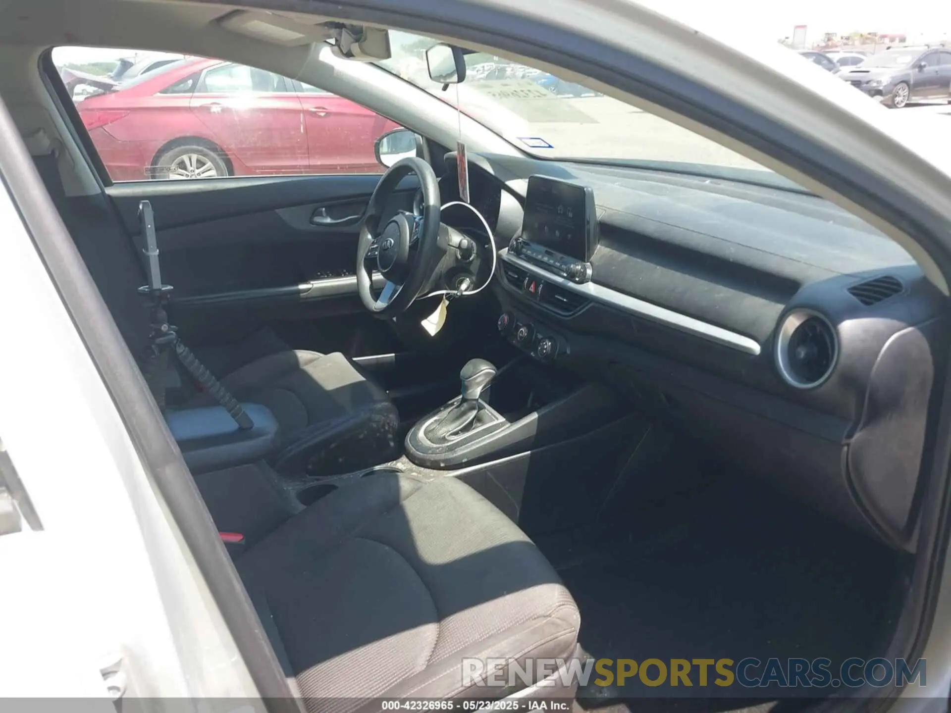 5 Photograph of a damaged car 3KPF24AD2ME383398 KIA FORTE 2021