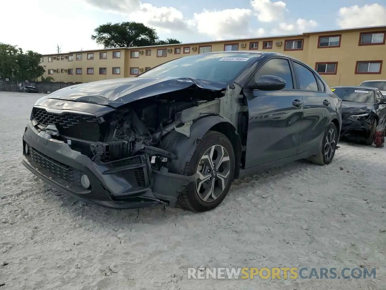 1 Фотография поврежденного автомобиля 3KPF24AD2ME395518 KIA FORTE 2021