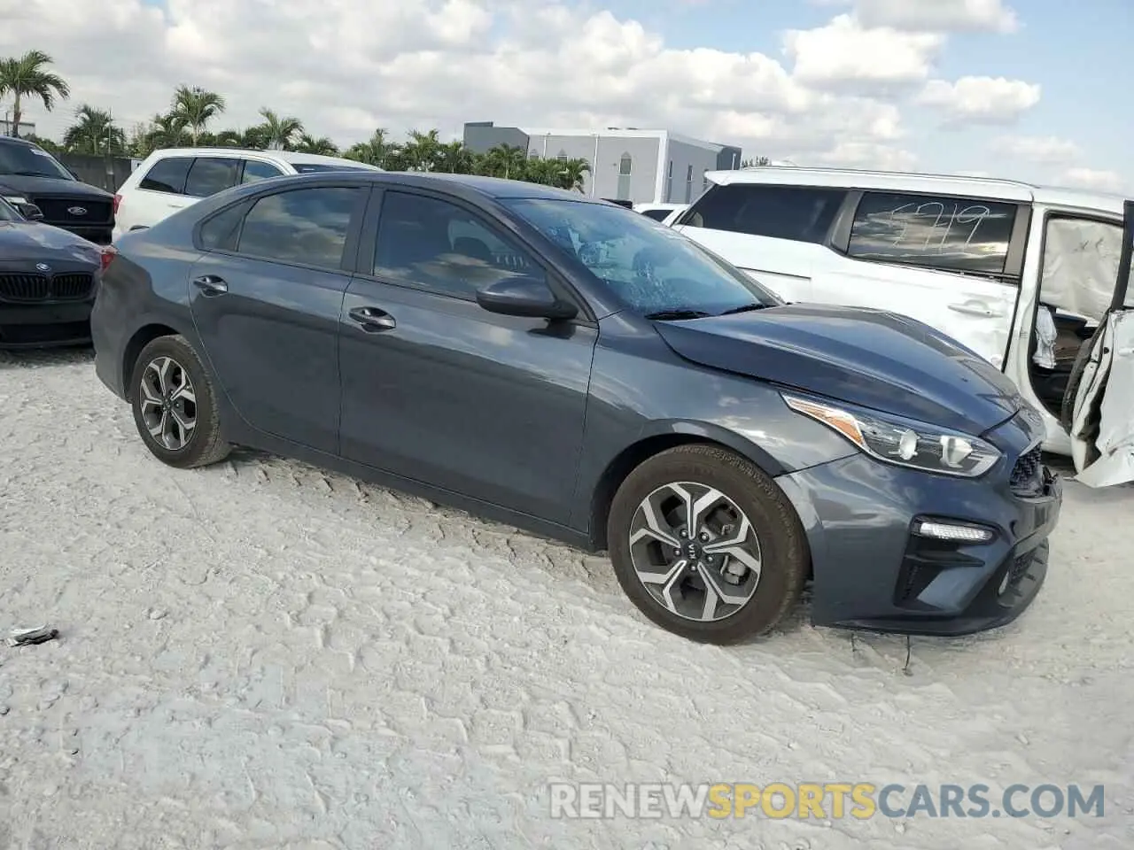 4 Фотография поврежденного автомобиля 3KPF24AD2ME395518 KIA FORTE 2021