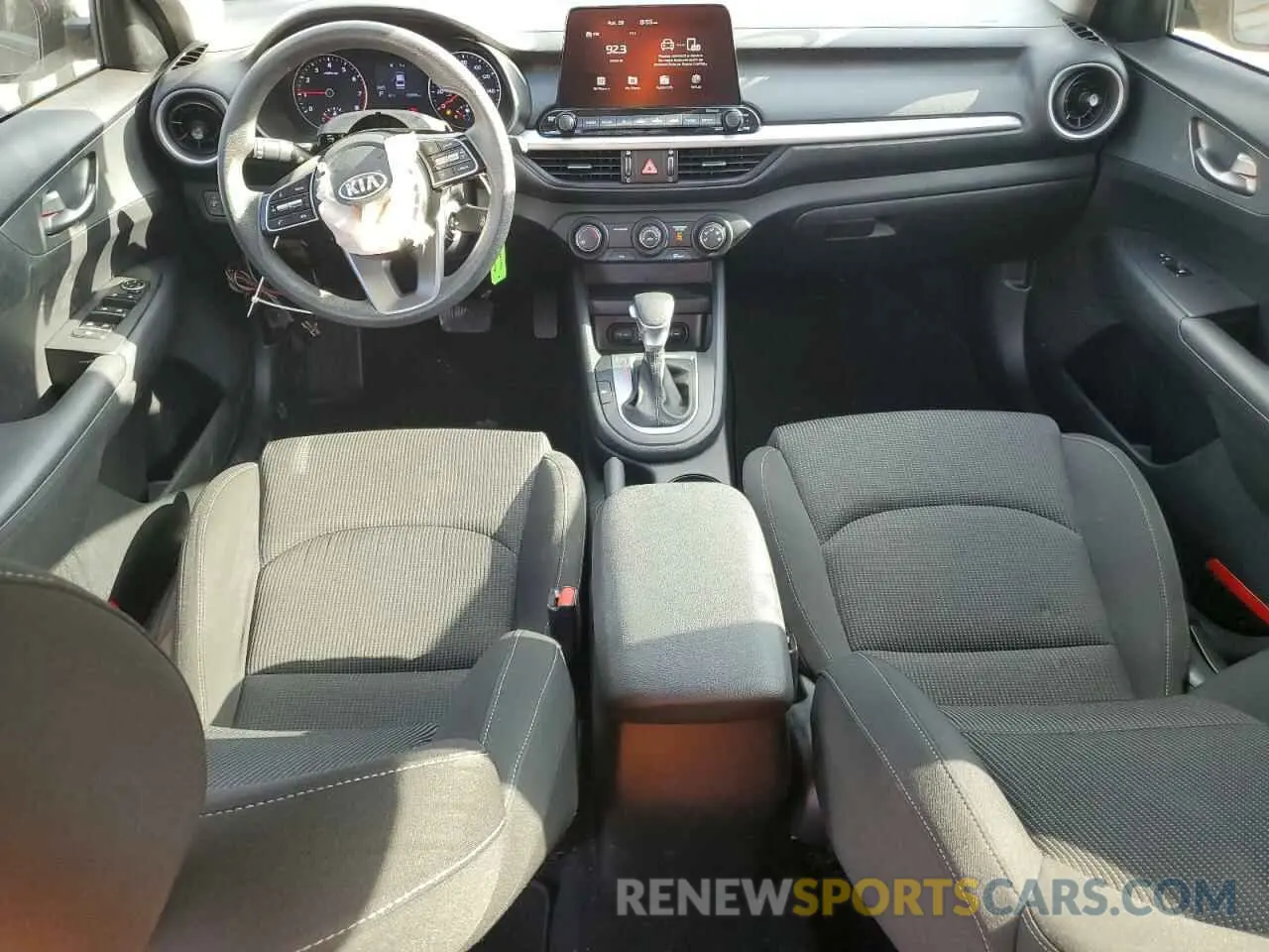 8 Фотография поврежденного автомобиля 3KPF24AD2ME395518 KIA FORTE 2021