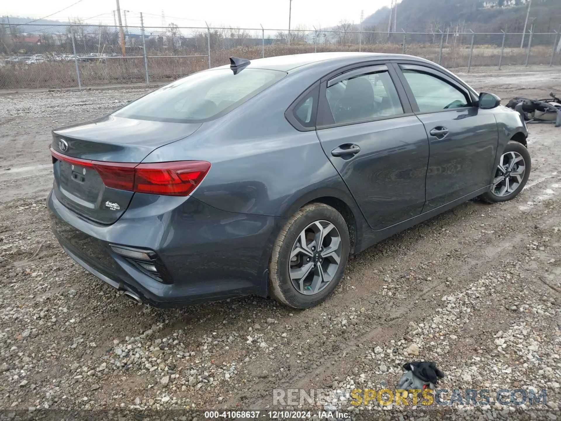 4 Фотография поврежденного автомобиля 3KPF24AD3ME287764 KIA FORTE 2021