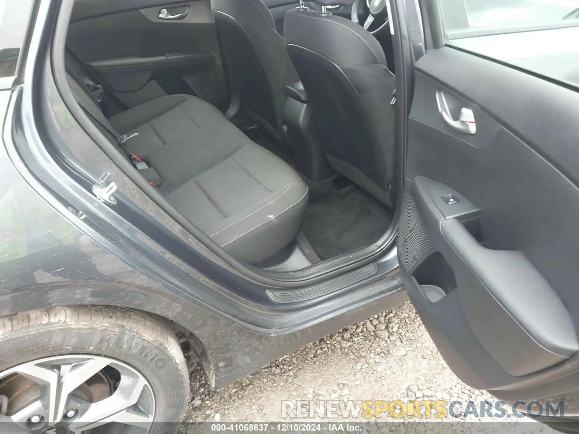 8 Фотография поврежденного автомобиля 3KPF24AD3ME287764 KIA FORTE 2021