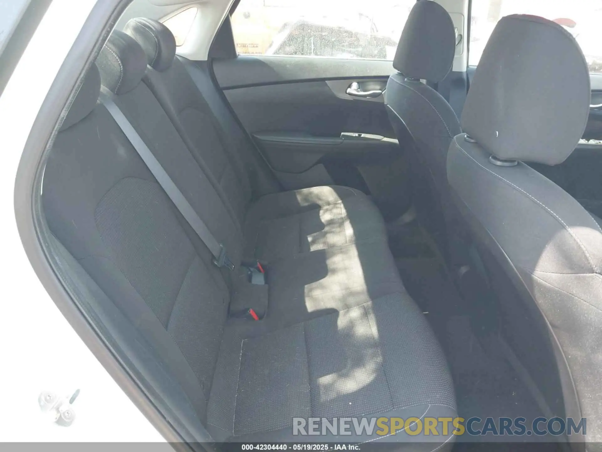 8 Photograph of a damaged car 3KPF24AD3ME305423 KIA FORTE 2021