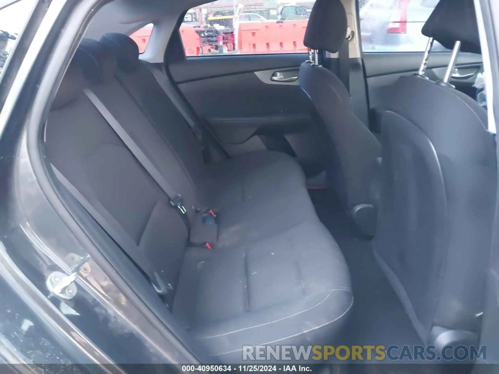 8 Фотография поврежденного автомобиля 3KPF24AD3ME343735 KIA FORTE 2021