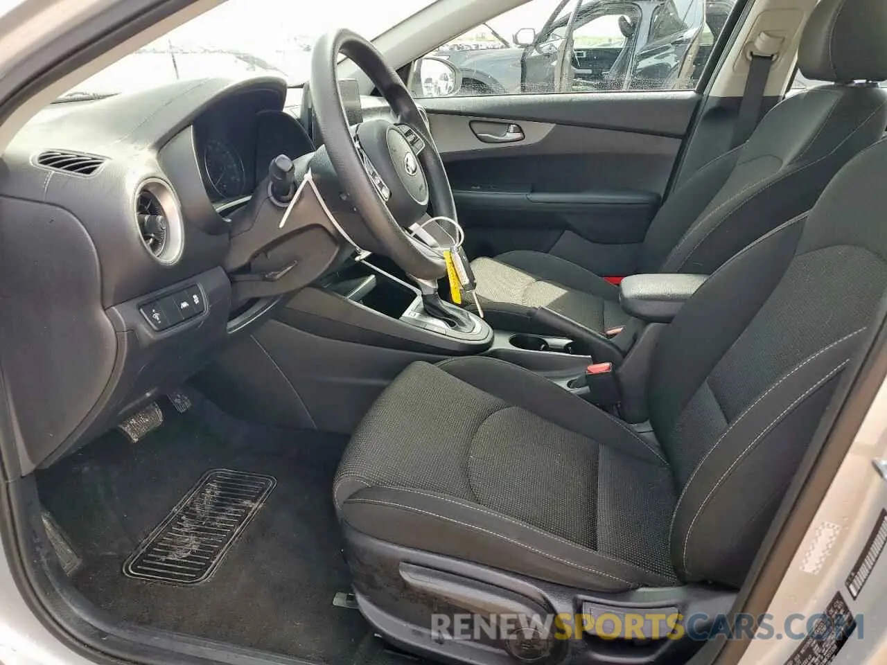 7 Фотография поврежденного автомобиля 3KPF24AD3ME351558 KIA FORTE 2021