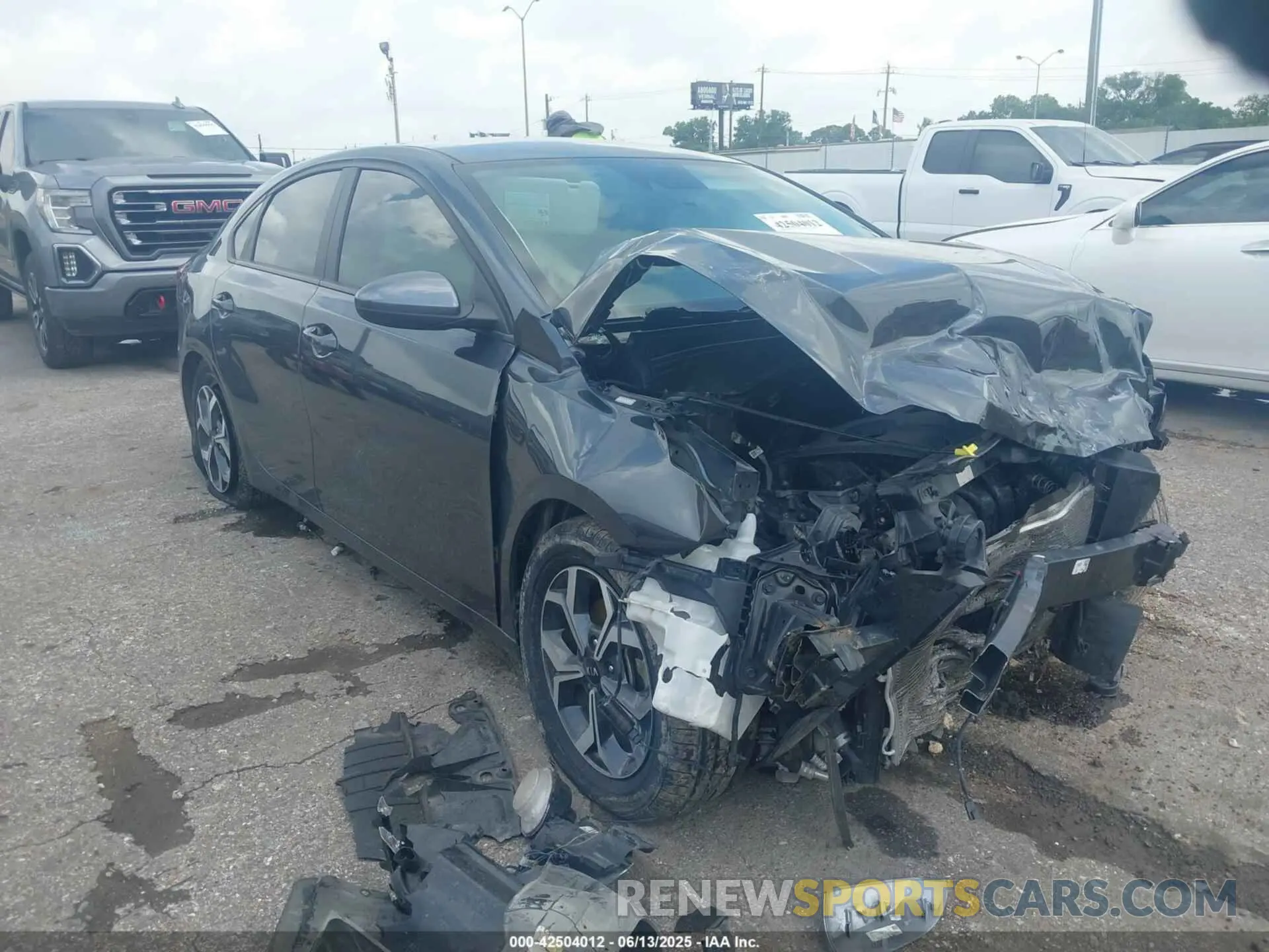1 Photograph of a damaged car 3KPF24AD3ME407482 KIA FORTE 2021