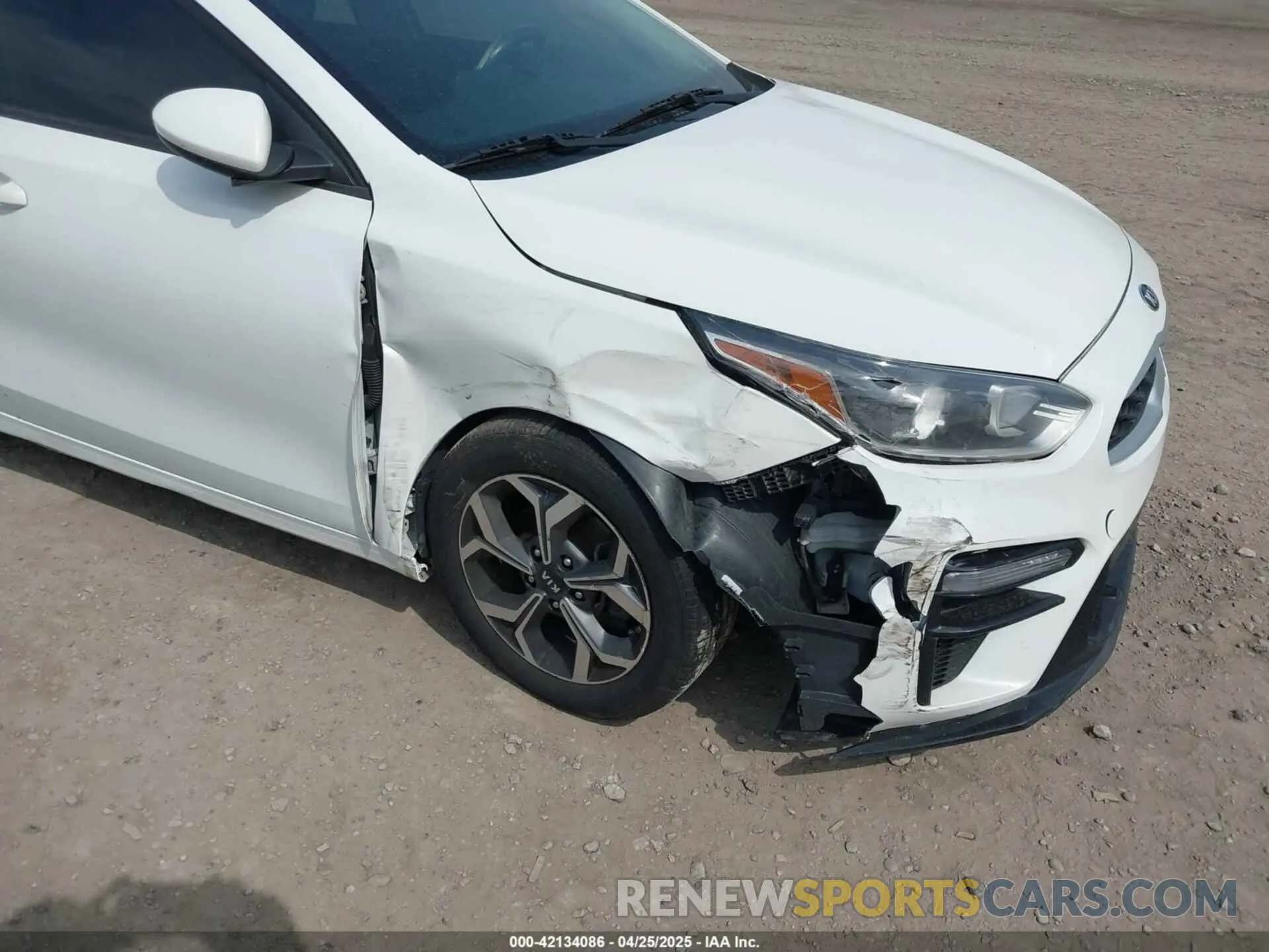 6 Photograph of a damaged car 3KPF24AD4ME313658 KIA FORTE 2021