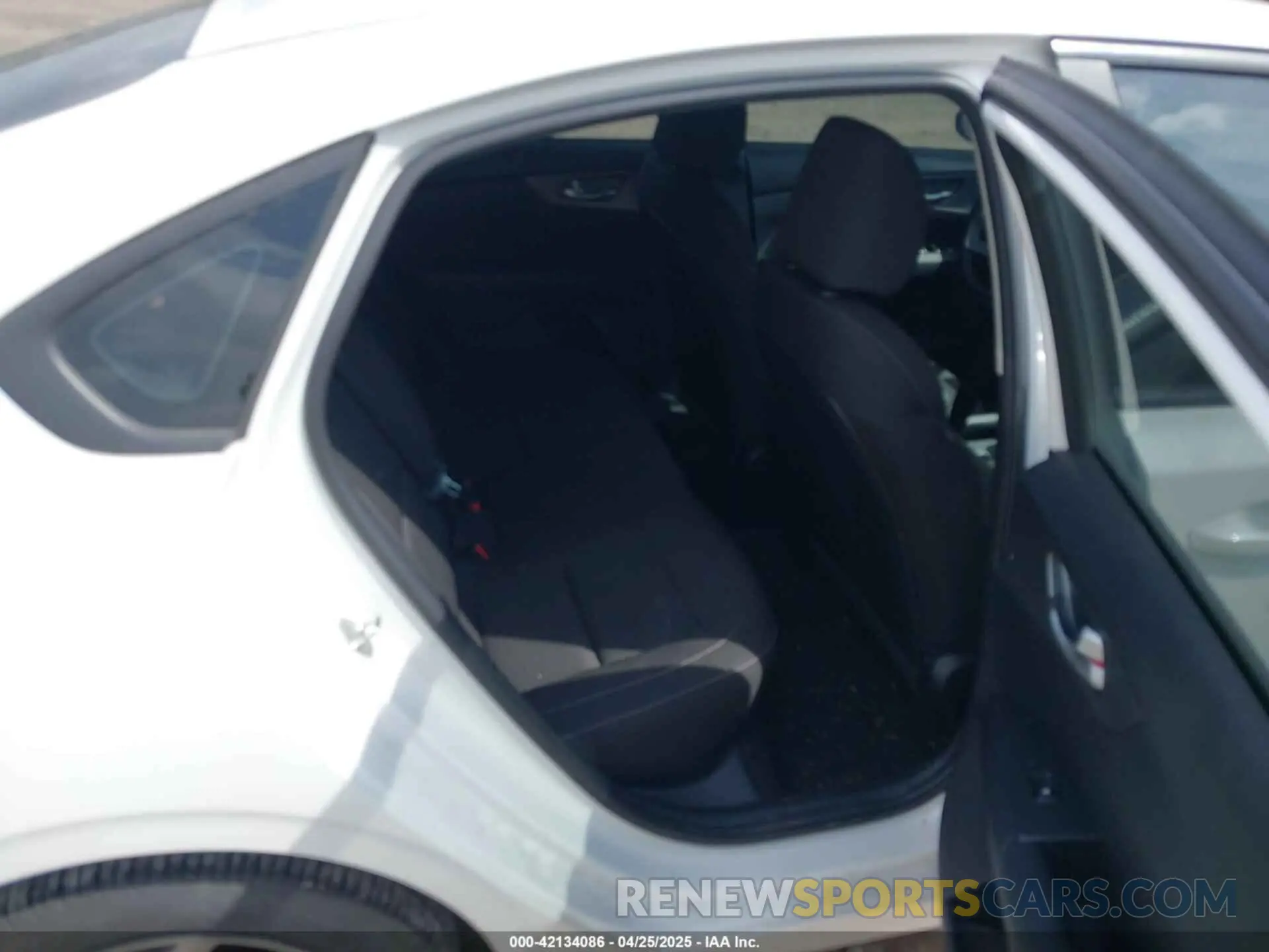 8 Photograph of a damaged car 3KPF24AD4ME313658 KIA FORTE 2021