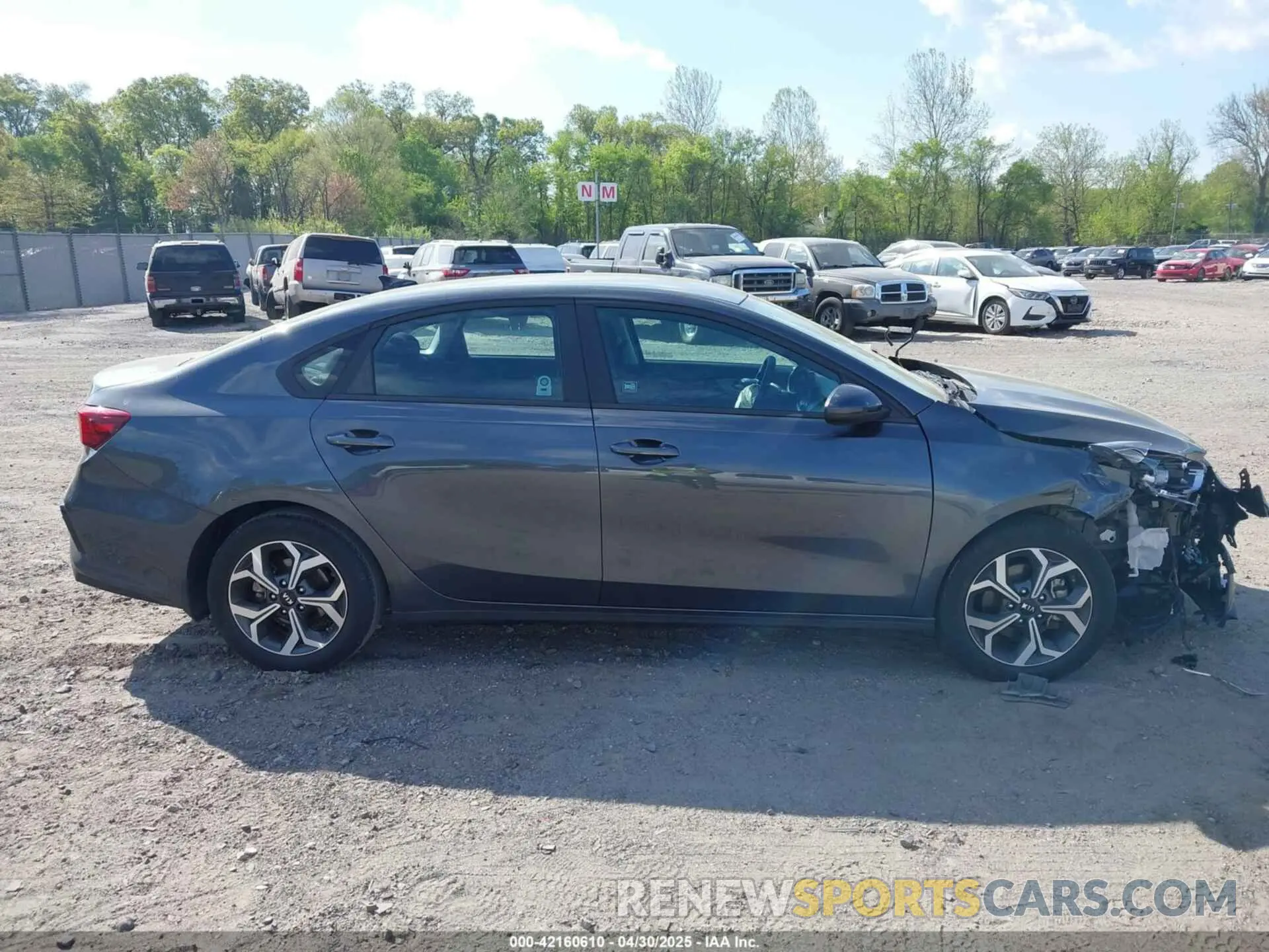 14 Photograph of a damaged car 3KPF24AD4ME326202 KIA FORTE 2021