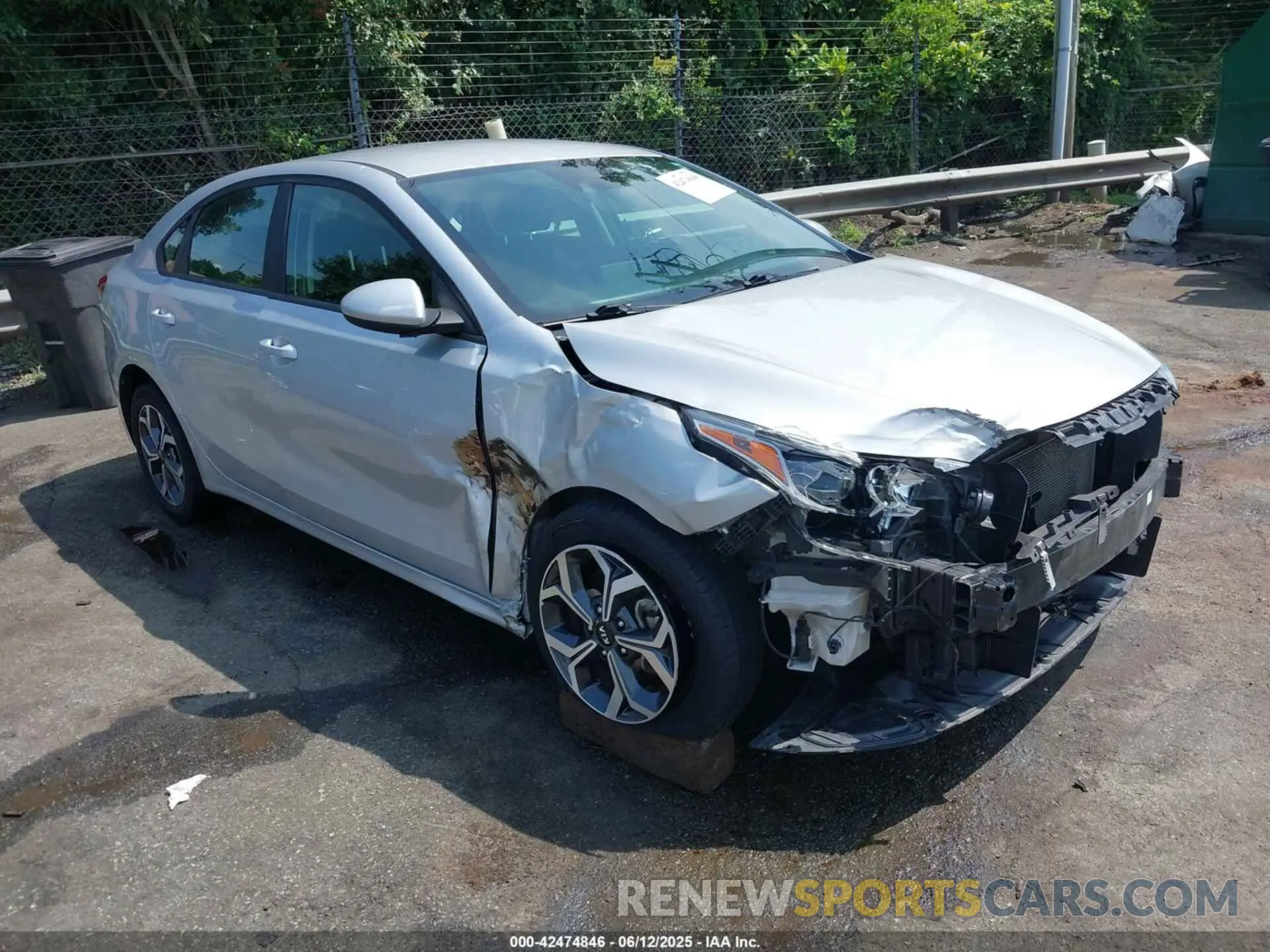 1 Фотография поврежденного автомобиля 3KPF24AD4ME331948 KIA FORTE 2021