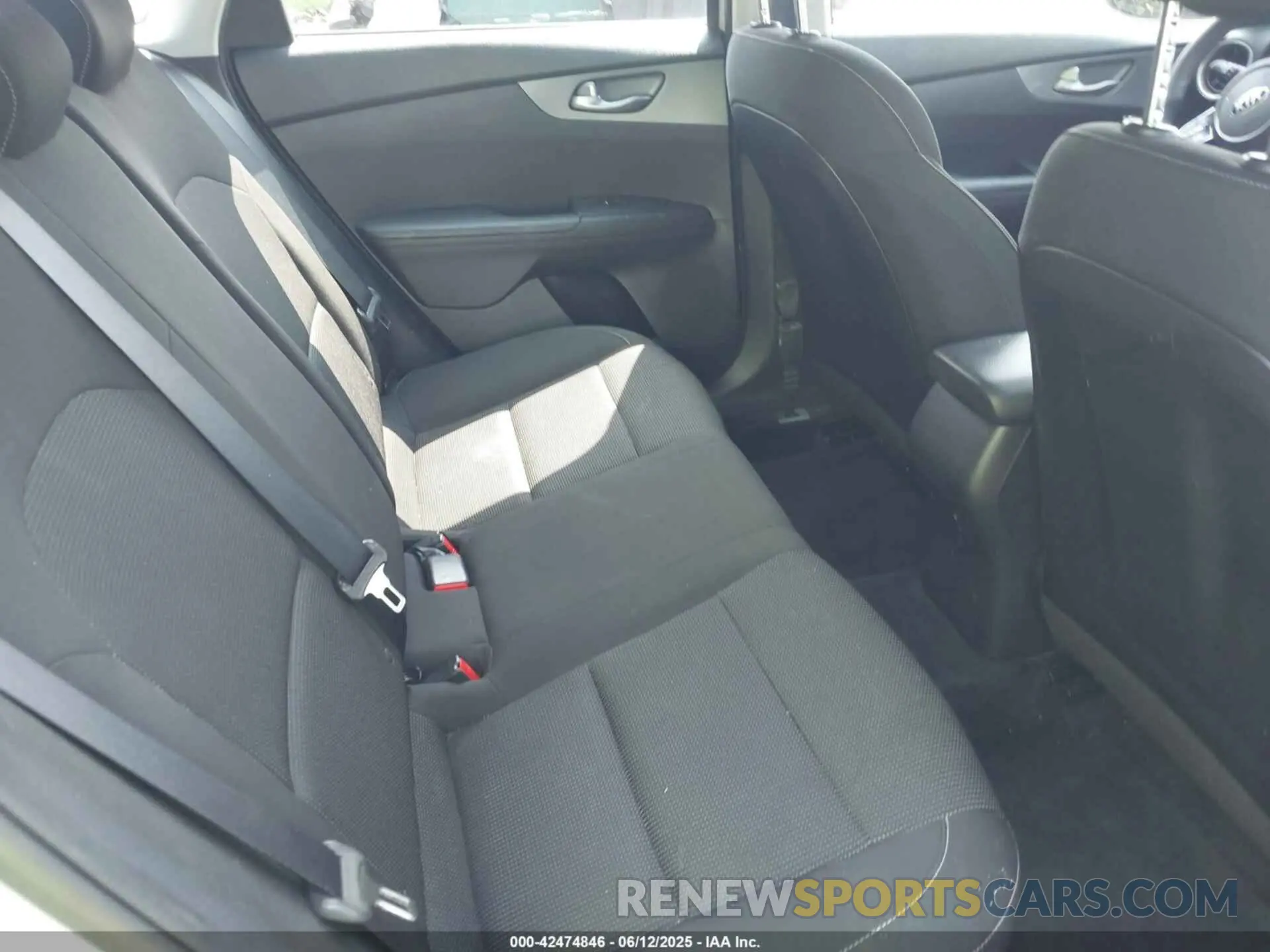 8 Фотография поврежденного автомобиля 3KPF24AD4ME331948 KIA FORTE 2021