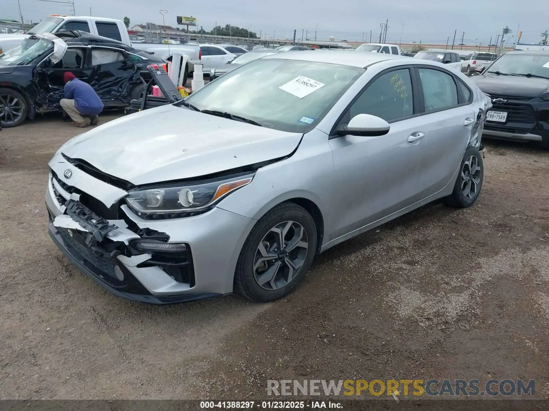 2 Фотография поврежденного автомобиля 3KPF24AD4ME371026 KIA FORTE 2021