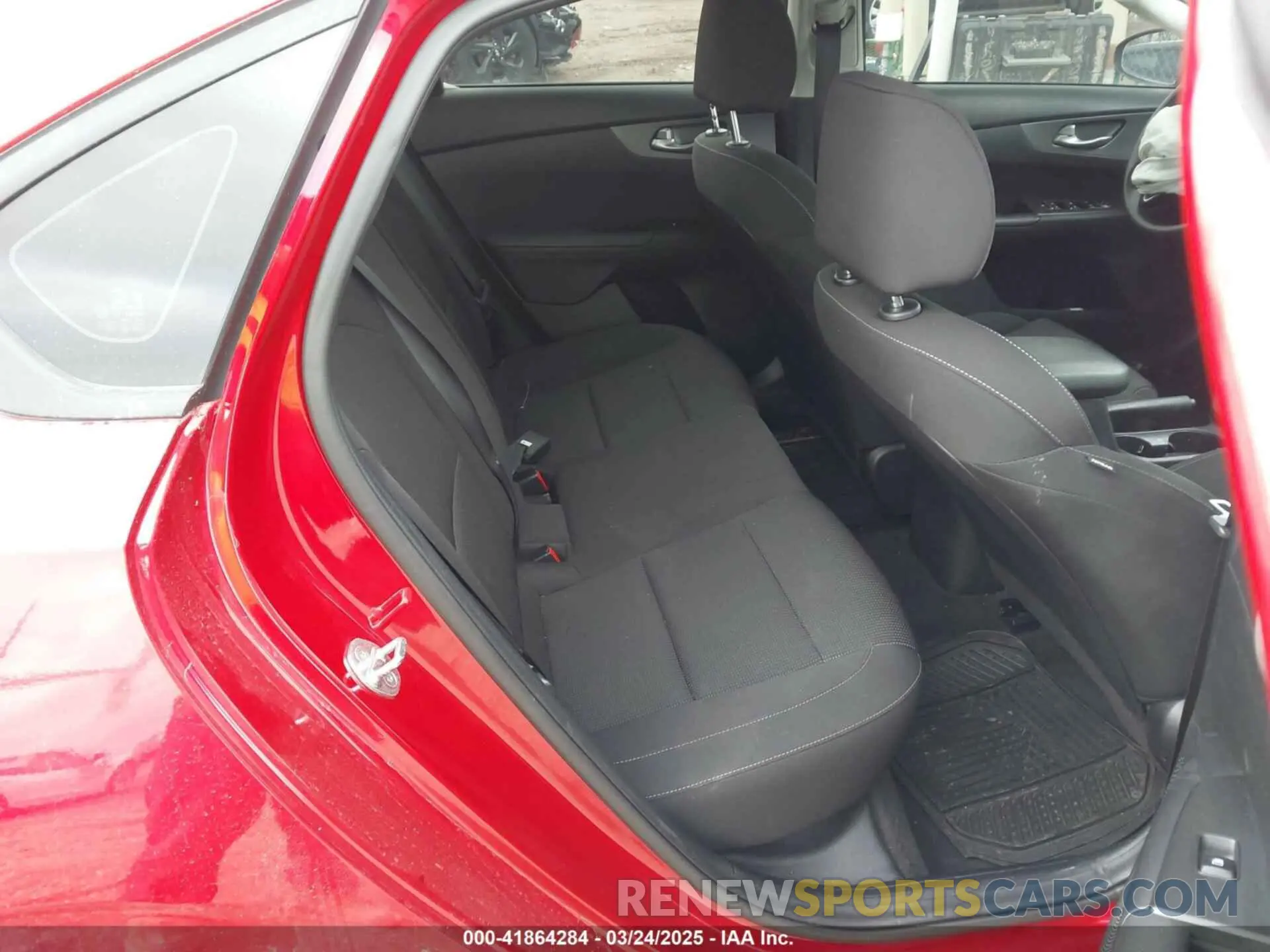 8 Фотография поврежденного автомобиля 3KPF24AD4ME378932 KIA FORTE 2021