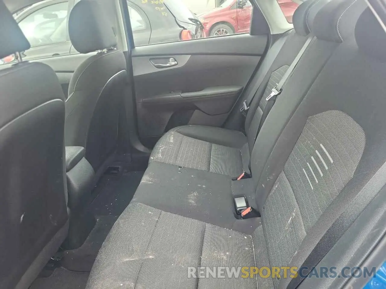 10 Фотография поврежденного автомобиля 3KPF24AD4ME399411 KIA FORTE 2021