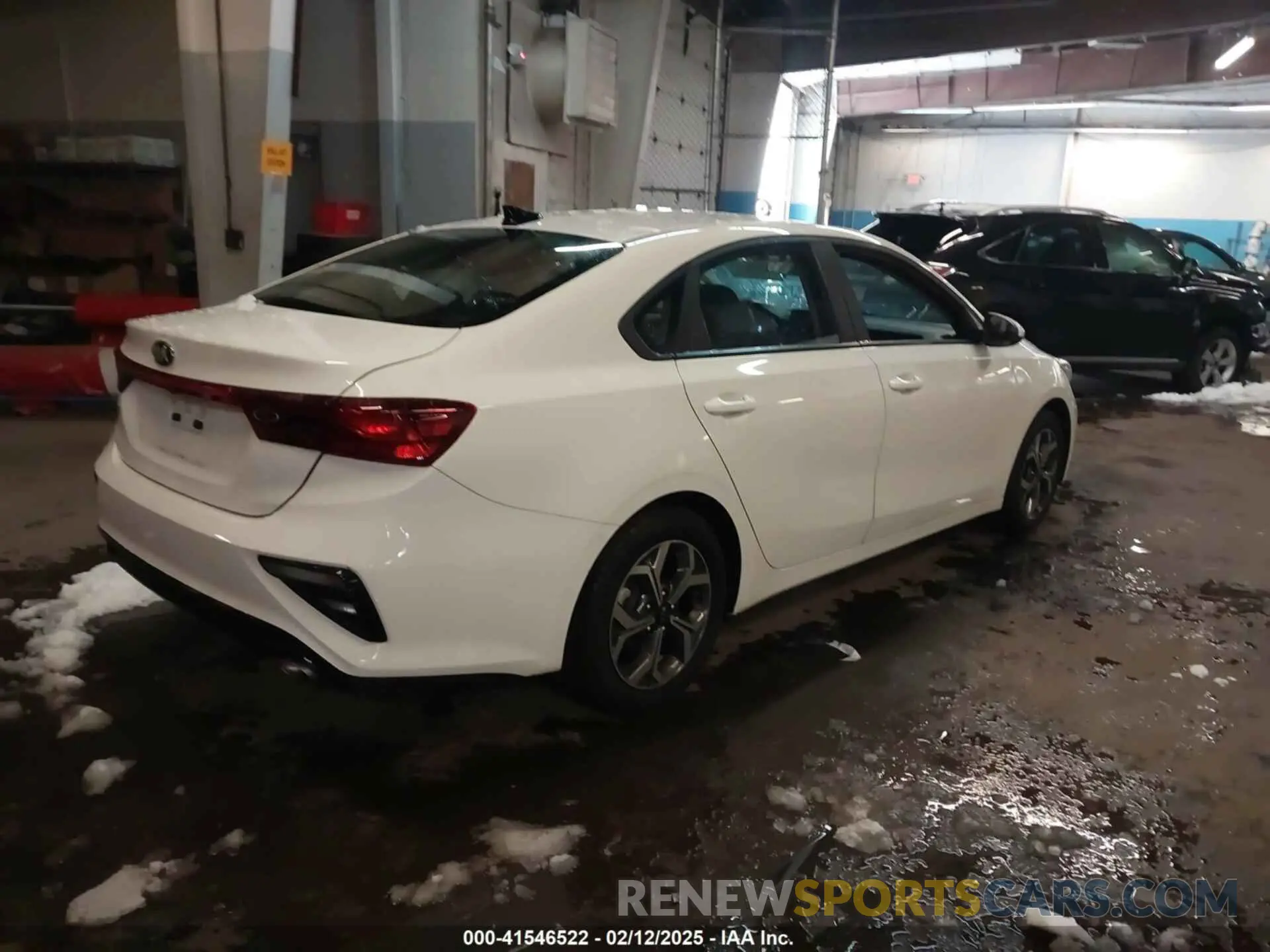 4 Фотография поврежденного автомобиля 3KPF24AD5ME268116 KIA FORTE 2021
