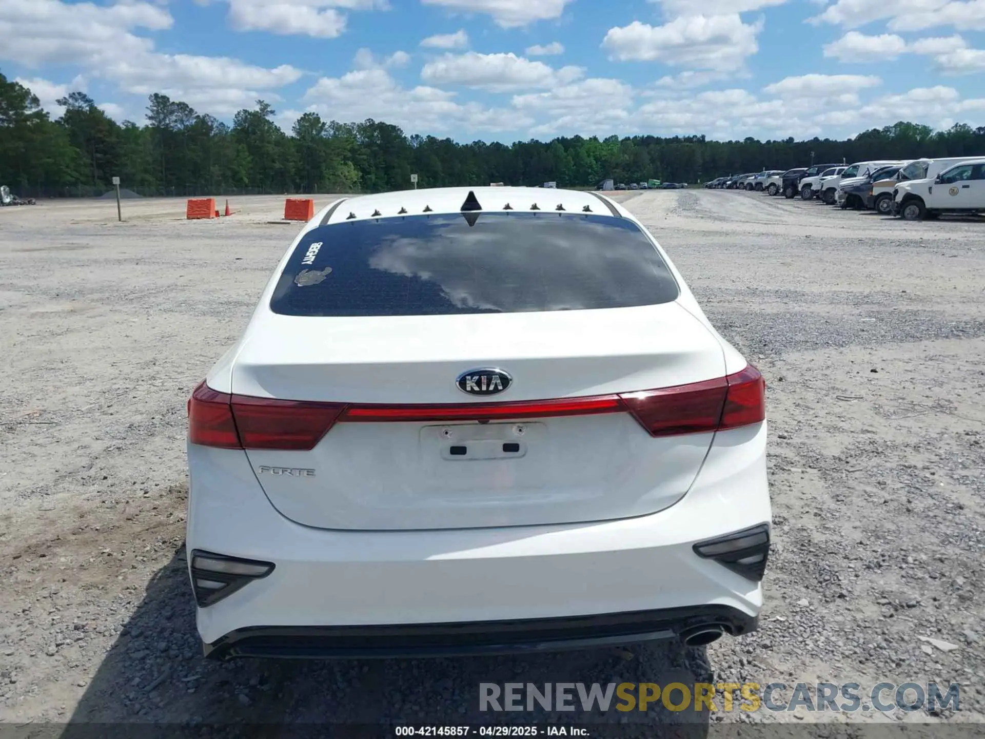 16 Photograph of a damaged car 3KPF24AD5ME268150 KIA FORTE 2021