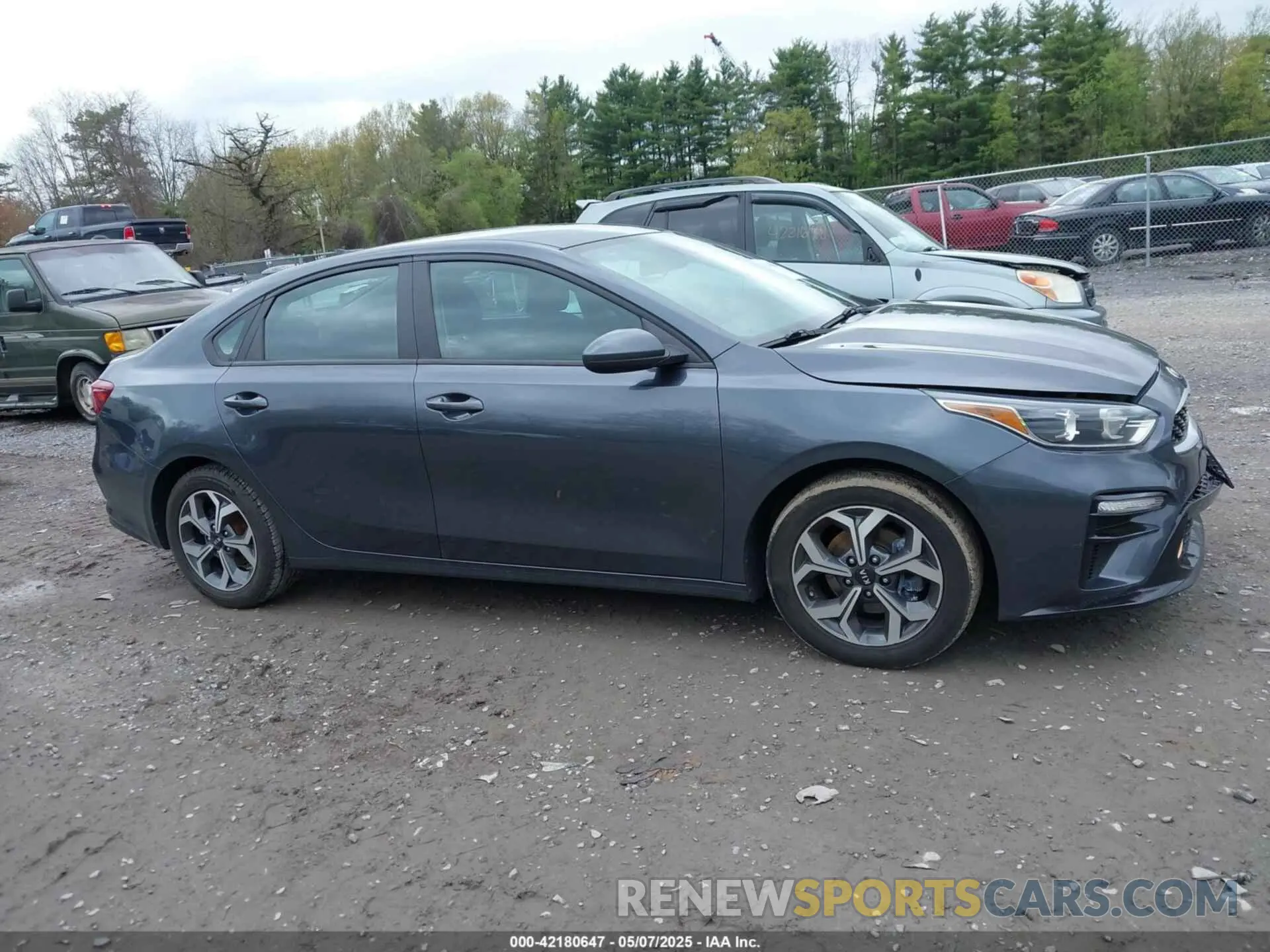 13 Photograph of a damaged car 3KPF24AD5ME274305 KIA FORTE 2021