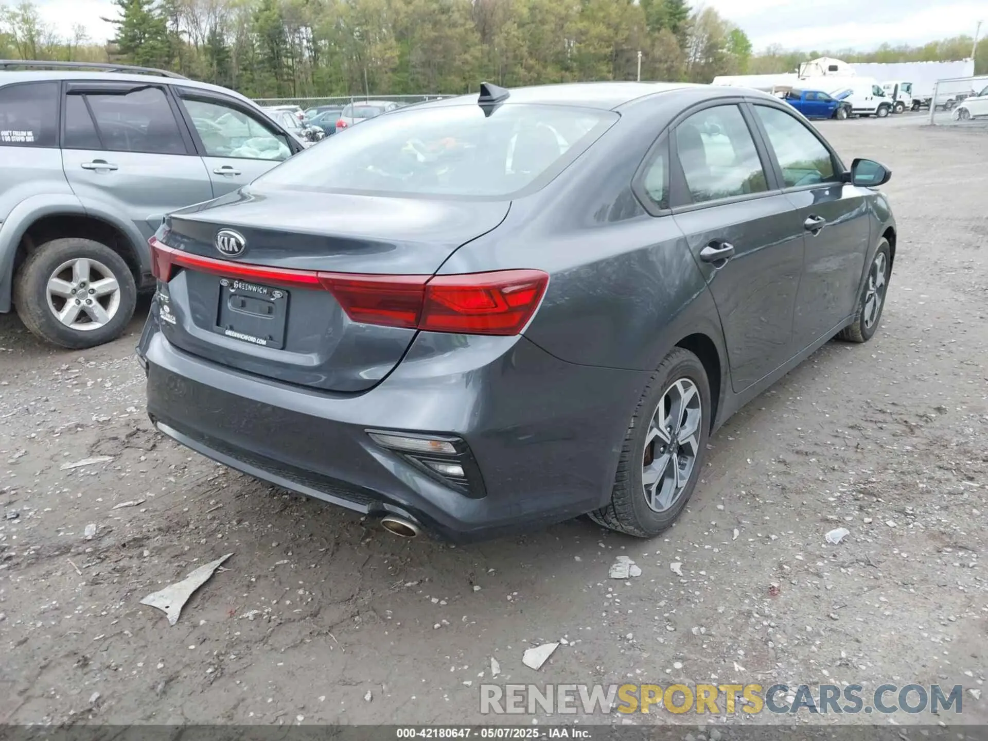 4 Photograph of a damaged car 3KPF24AD5ME274305 KIA FORTE 2021
