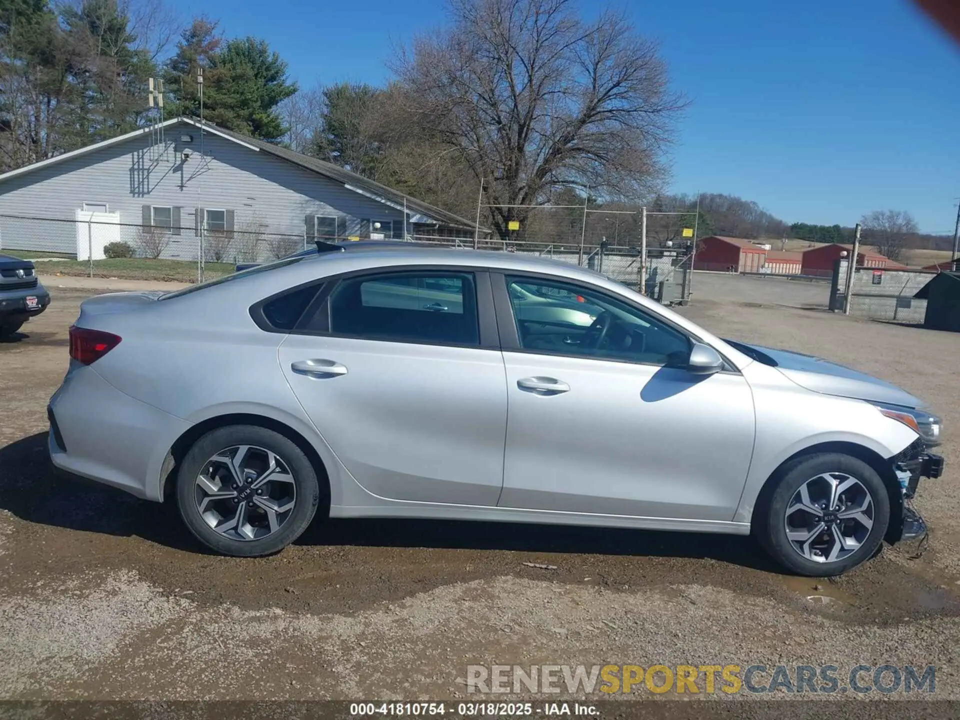 14 Photograph of a damaged car 3KPF24AD5ME291590 KIA FORTE 2021