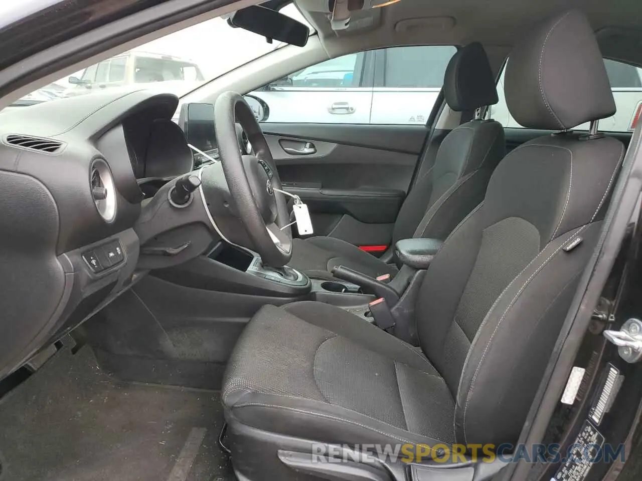 7 Фотография поврежденного автомобиля 3KPF24AD5ME297499 KIA FORTE 2021