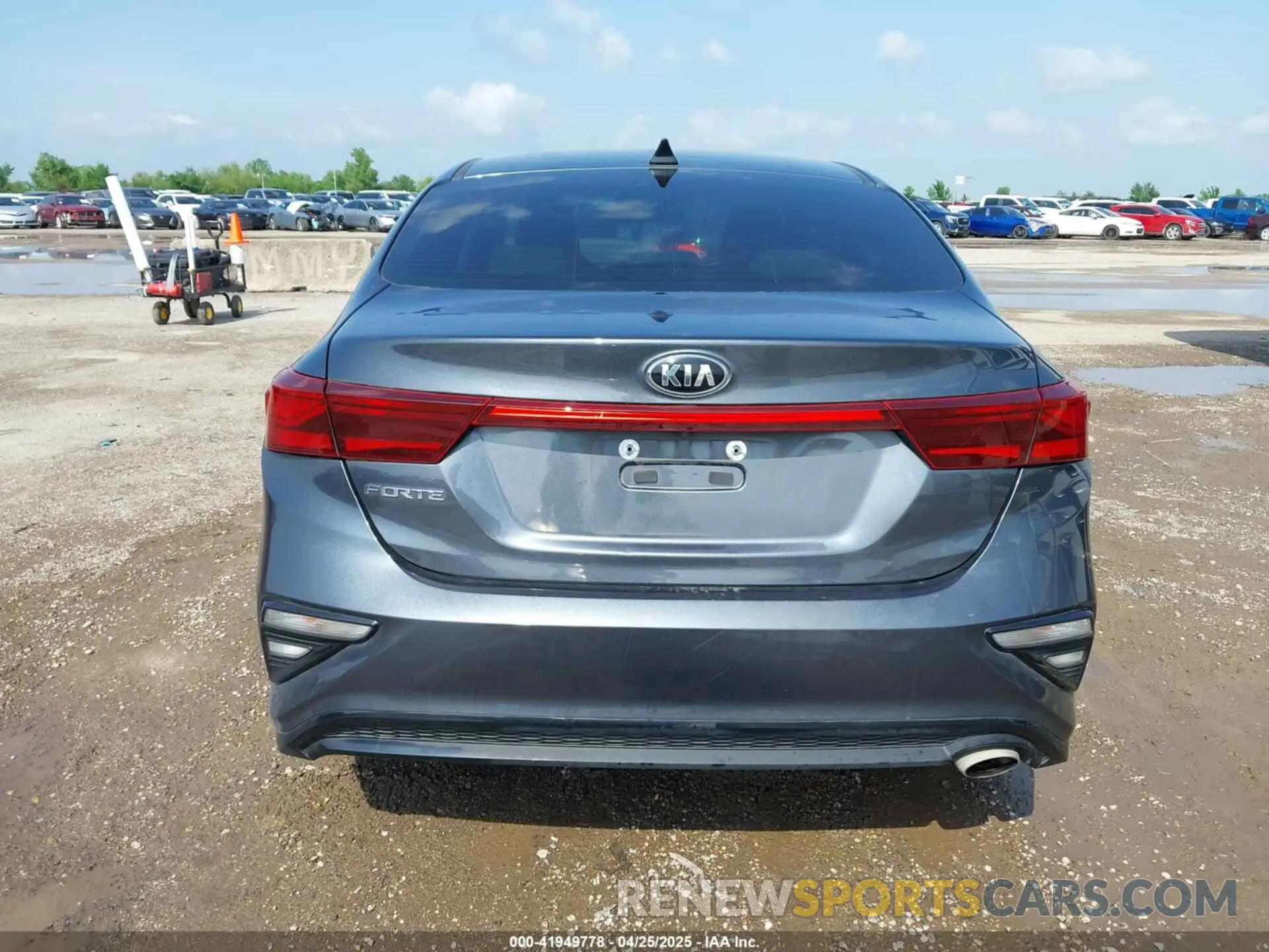 16 Photograph of a damaged car 3KPF24AD5ME305486 KIA FORTE 2021