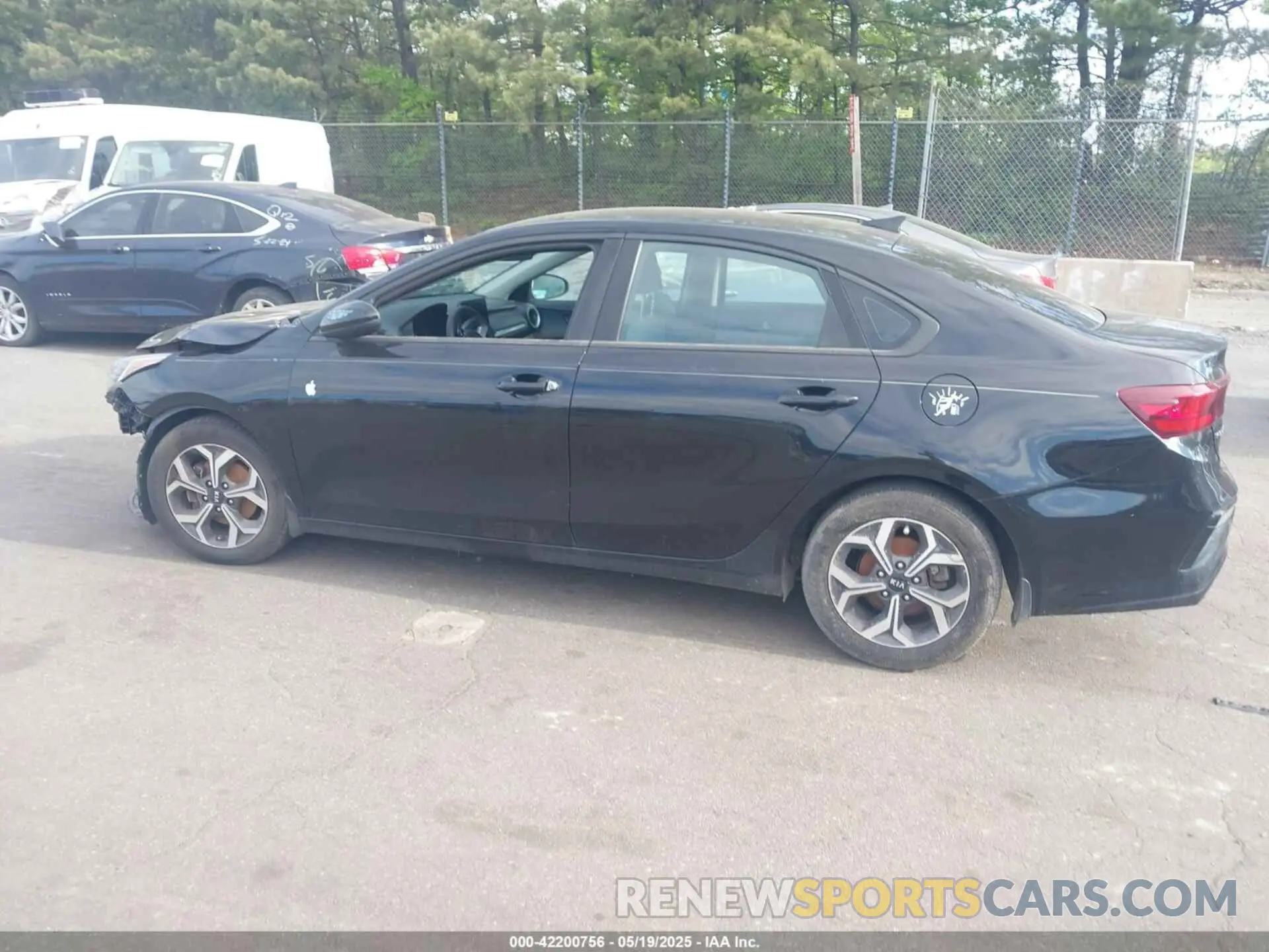 14 Photograph of a damaged car 3KPF24AD5ME311238 KIA FORTE 2021