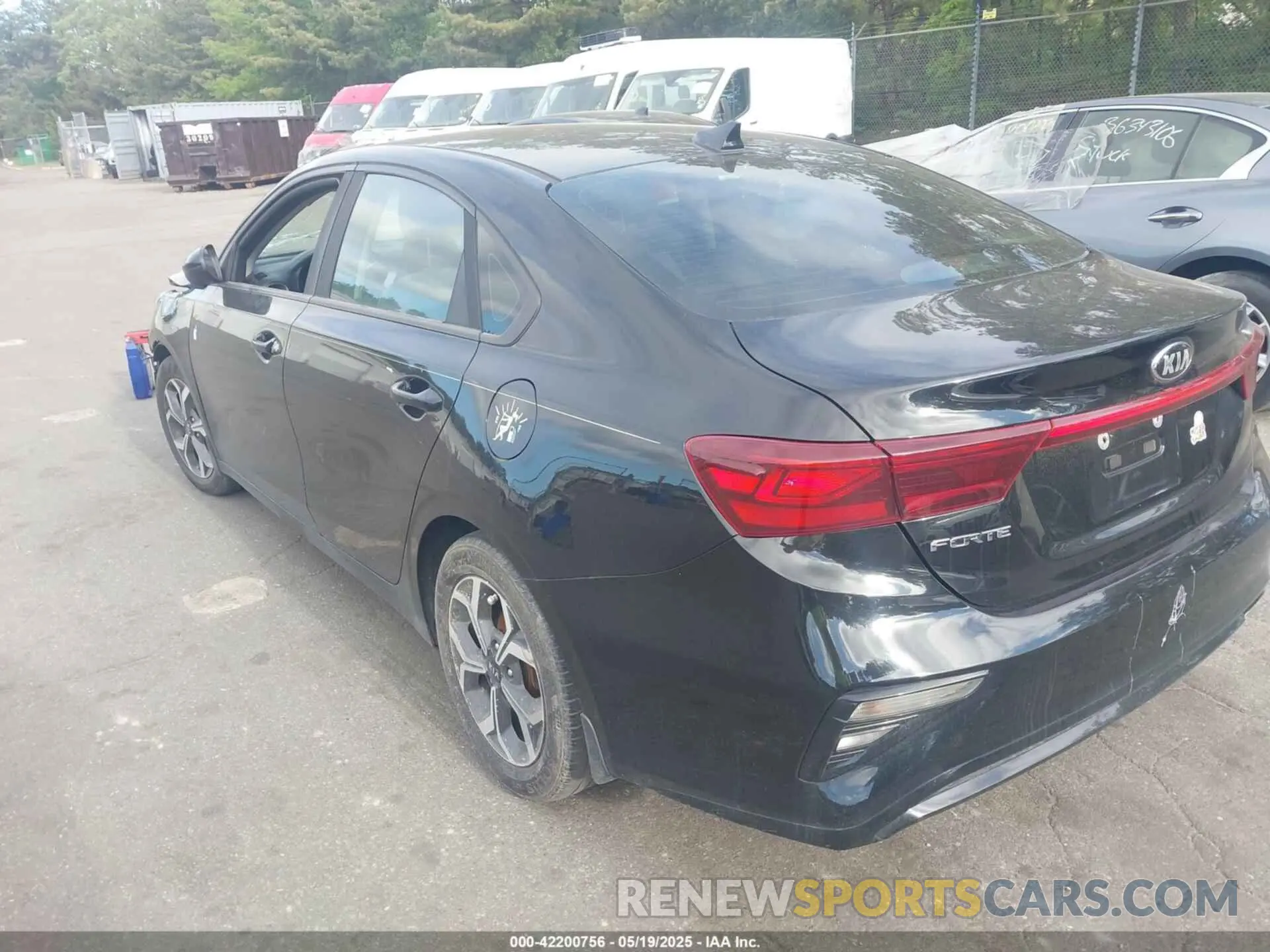 3 Photograph of a damaged car 3KPF24AD5ME311238 KIA FORTE 2021