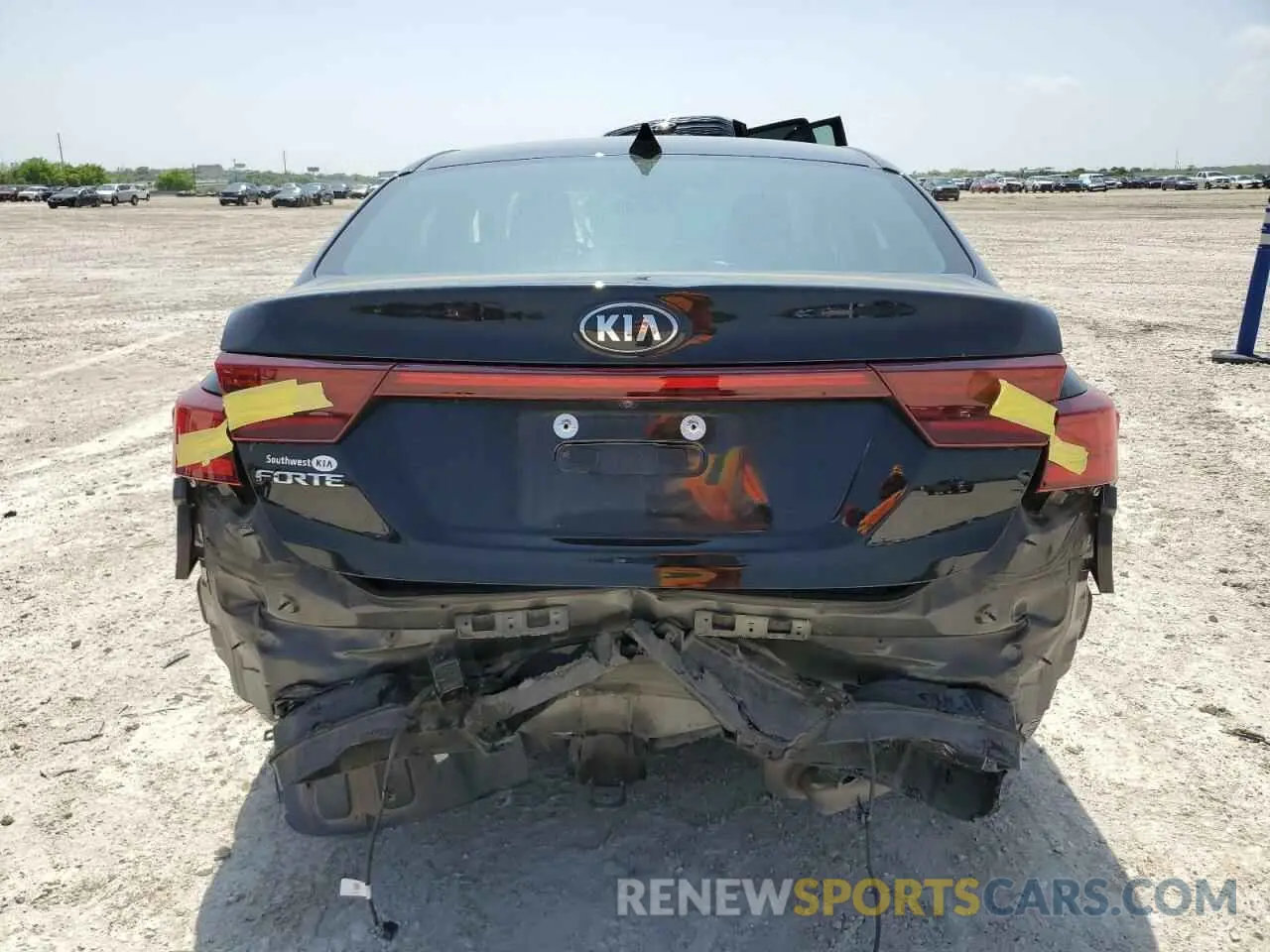6 Photograph of a damaged car 3KPF24AD5ME313152 KIA FORTE 2021