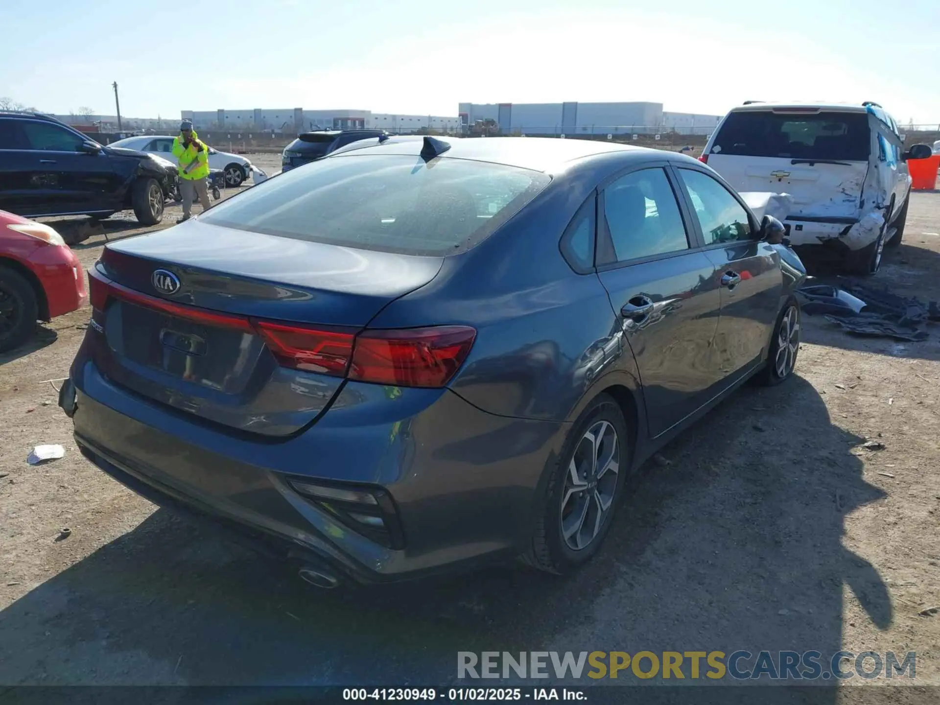 4 Фотография поврежденного автомобиля 3KPF24AD5ME334745 KIA FORTE 2021