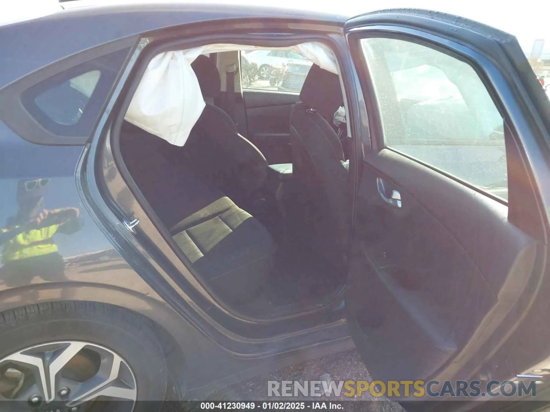 8 Фотография поврежденного автомобиля 3KPF24AD5ME334745 KIA FORTE 2021