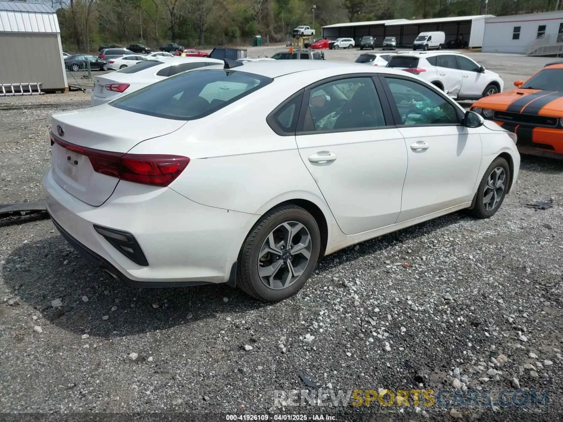 4 Фотография поврежденного автомобиля 3KPF24AD5ME335331 KIA FORTE 2021