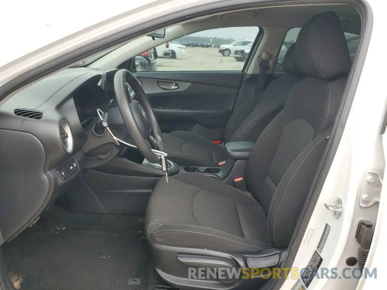 7 Фотография поврежденного автомобиля 3KPF24AD5ME335832 KIA FORTE 2021