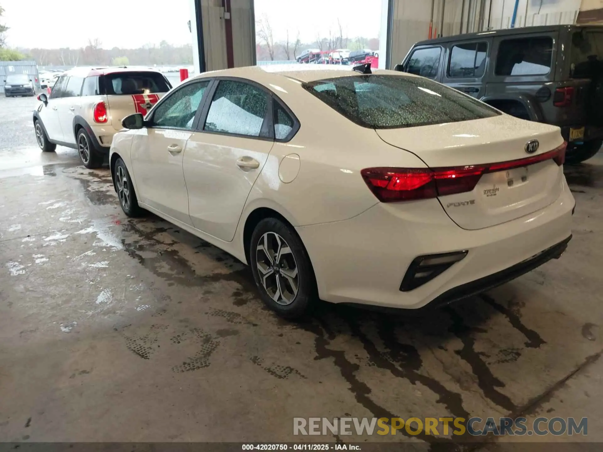 3 Photograph of a damaged car 3KPF24AD5ME340898 KIA FORTE 2021