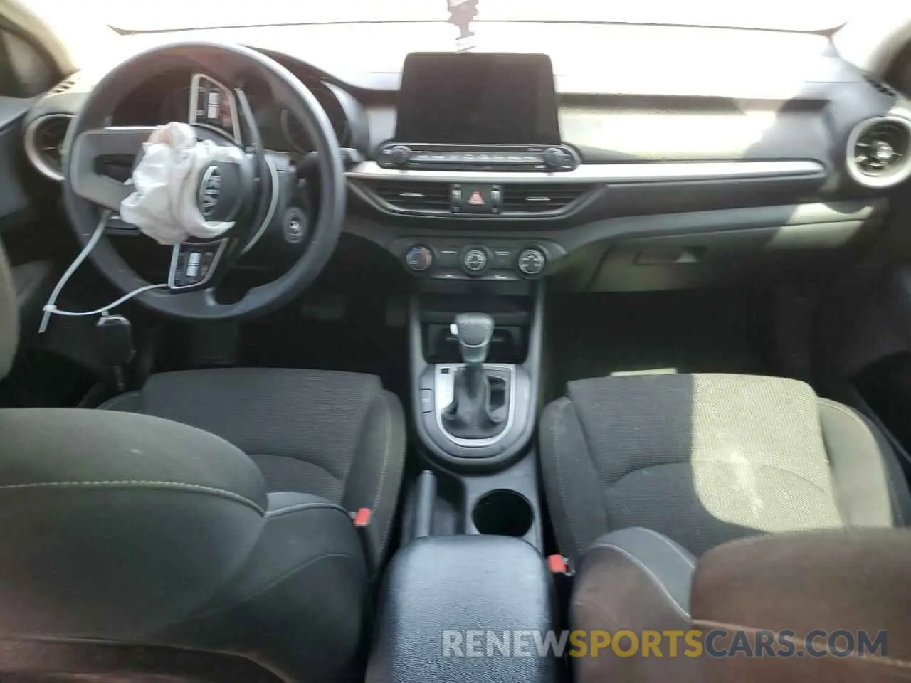 8 Фотография поврежденного автомобиля 3KPF24AD5ME348919 KIA FORTE 2021