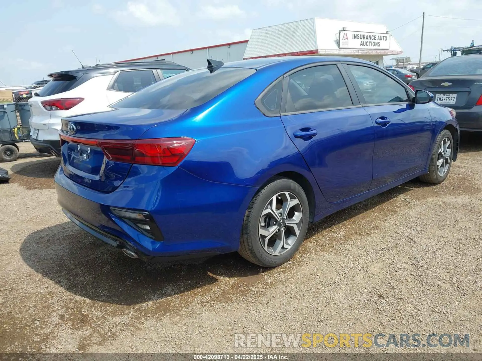 4 Фотография поврежденного автомобиля 3KPF24AD5ME384836 KIA FORTE 2021