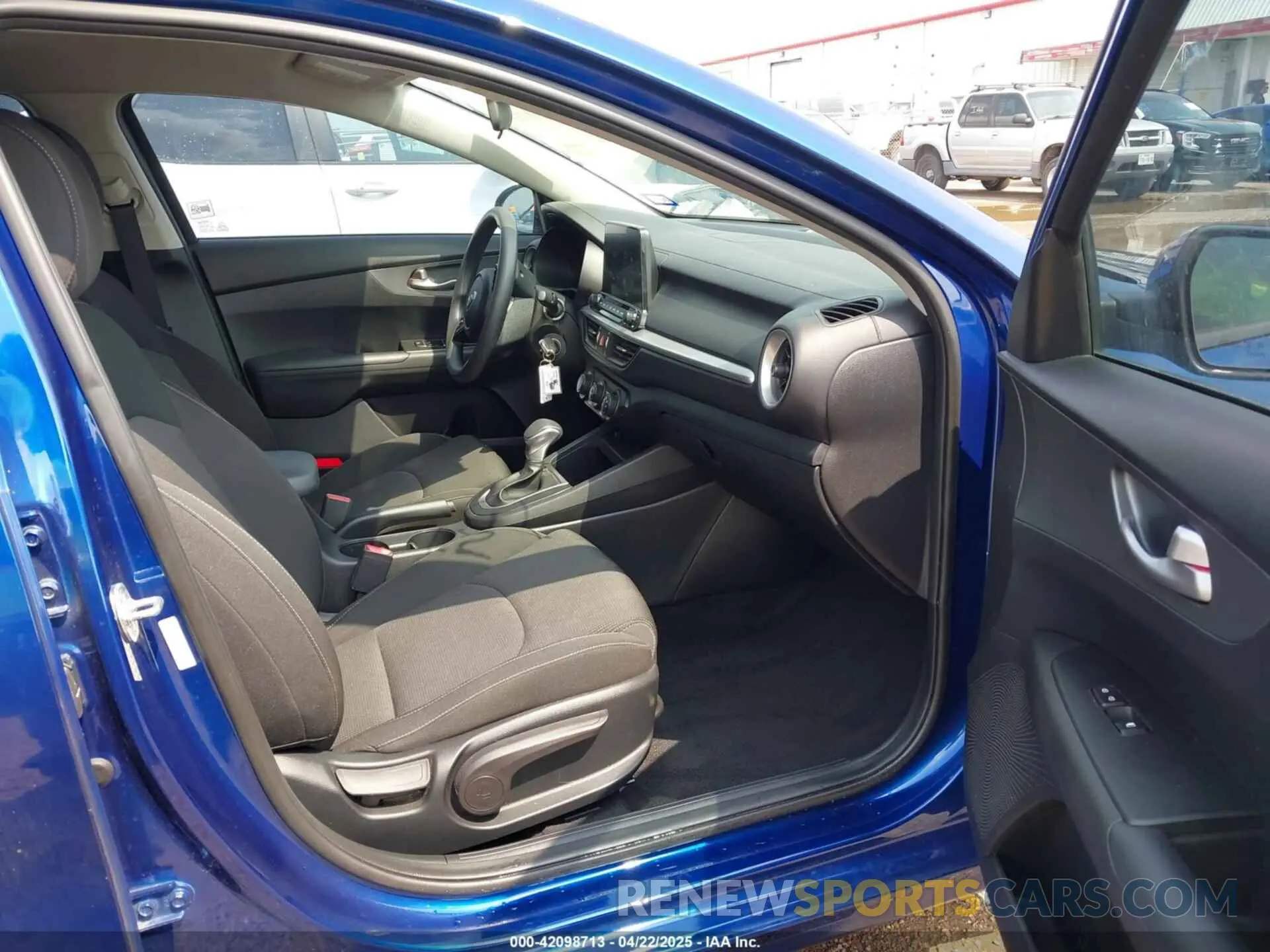 5 Фотография поврежденного автомобиля 3KPF24AD5ME384836 KIA FORTE 2021