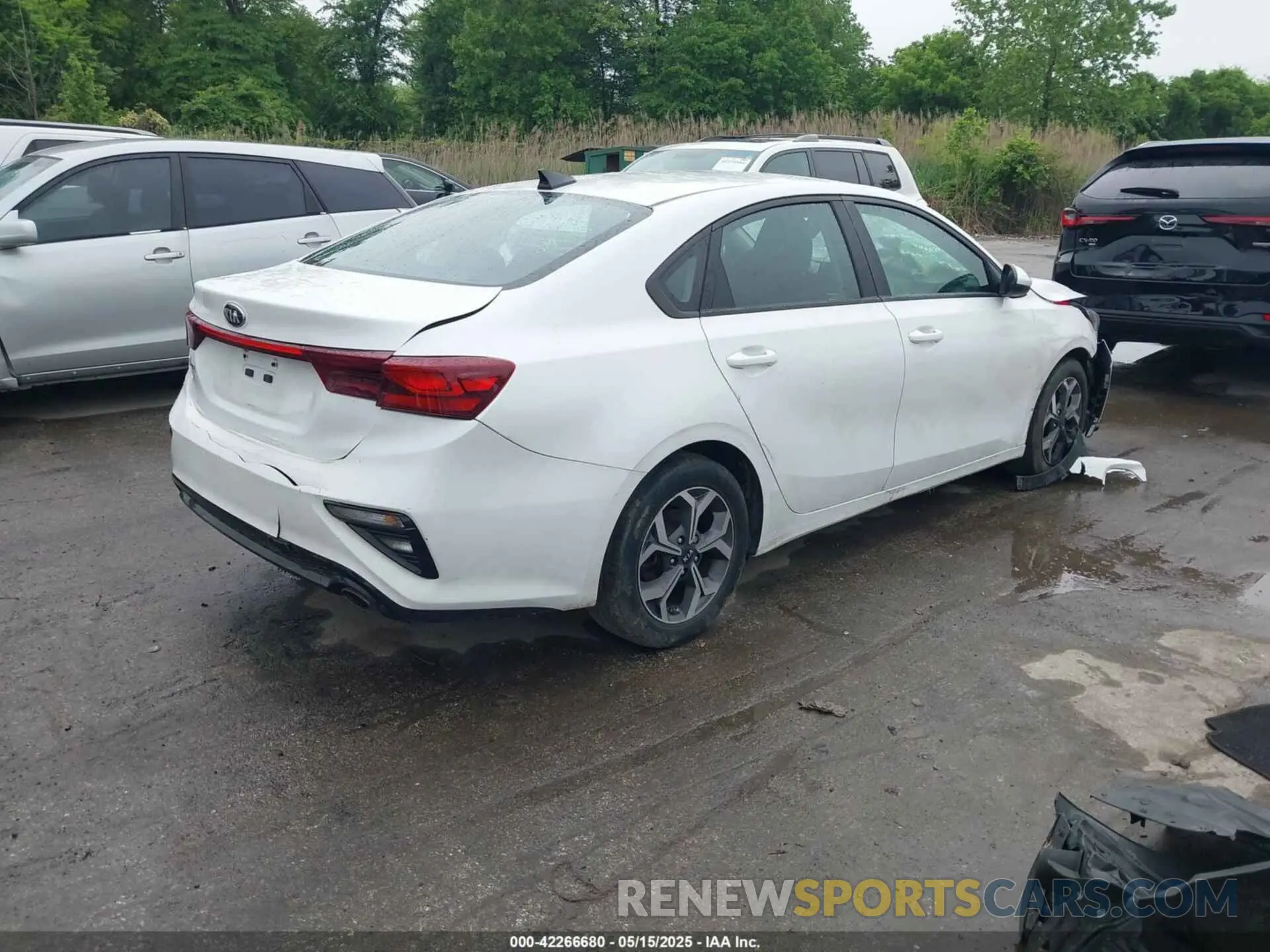 4 Фотография поврежденного автомобиля 3KPF24AD5ME405958 KIA FORTE 2021