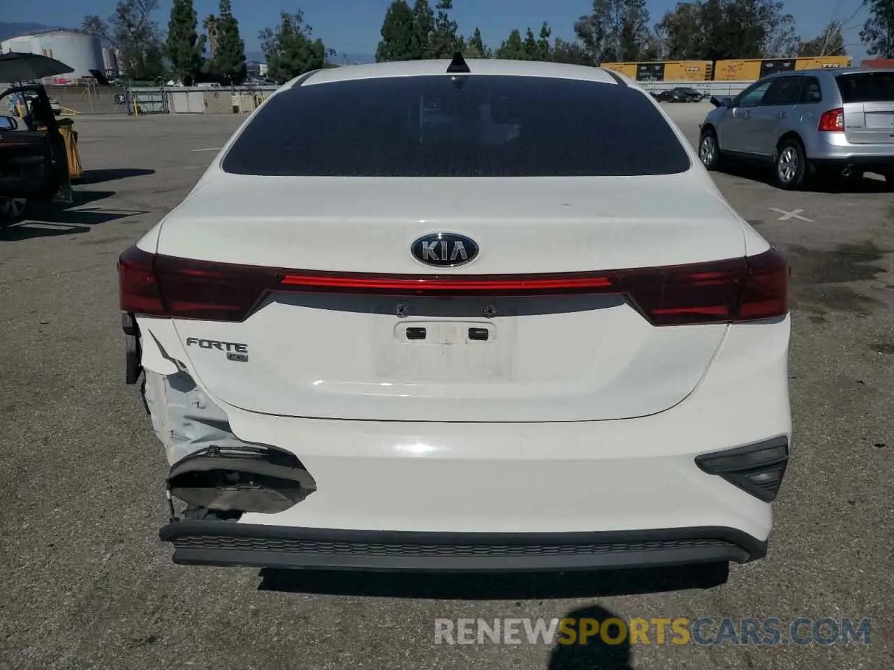 6 Photograph of a damaged car 3KPF24AD6ME285362 KIA FORTE 2021