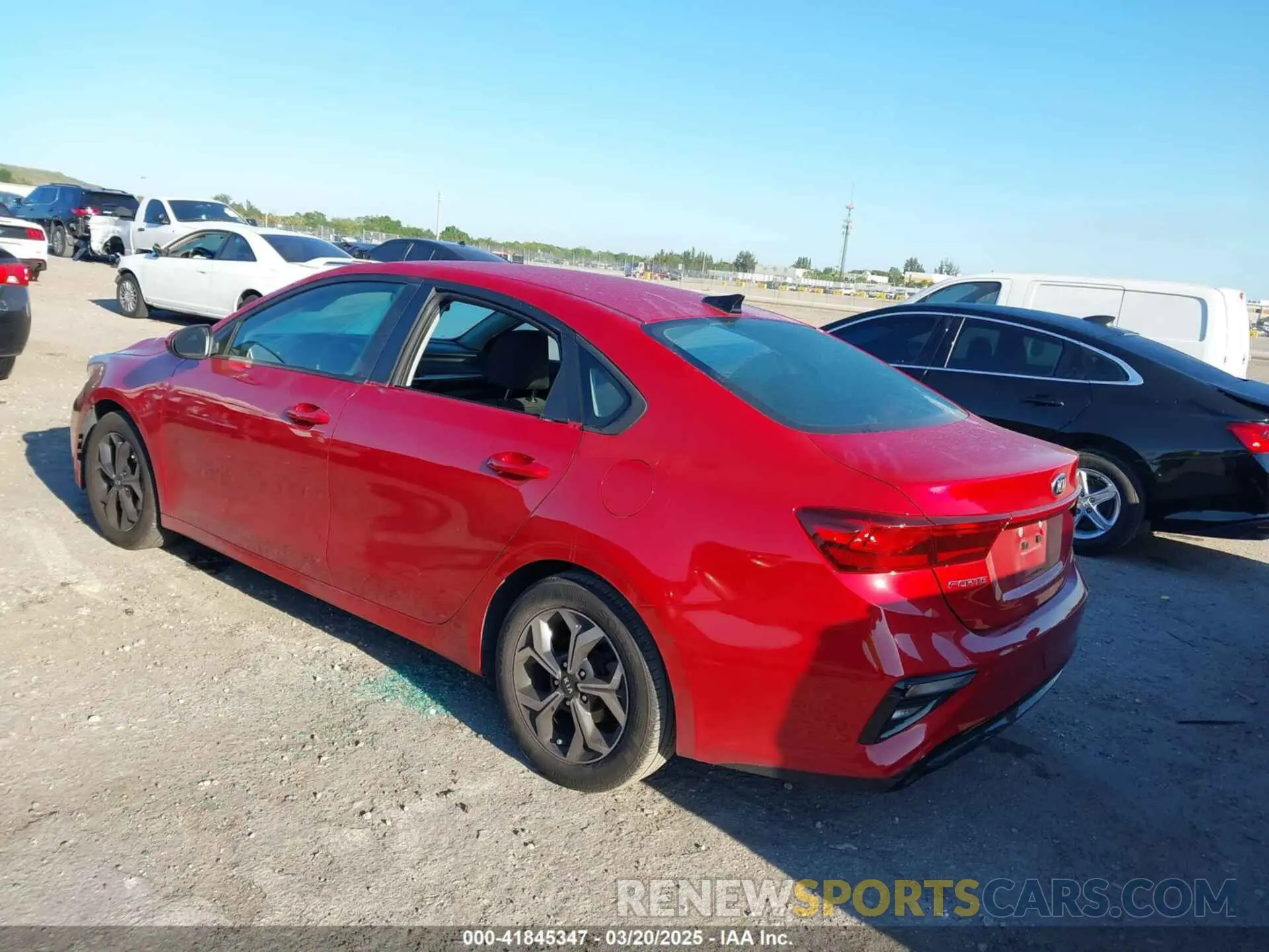 3 Фотография поврежденного автомобиля 3KPF24AD6ME285460 KIA FORTE 2021