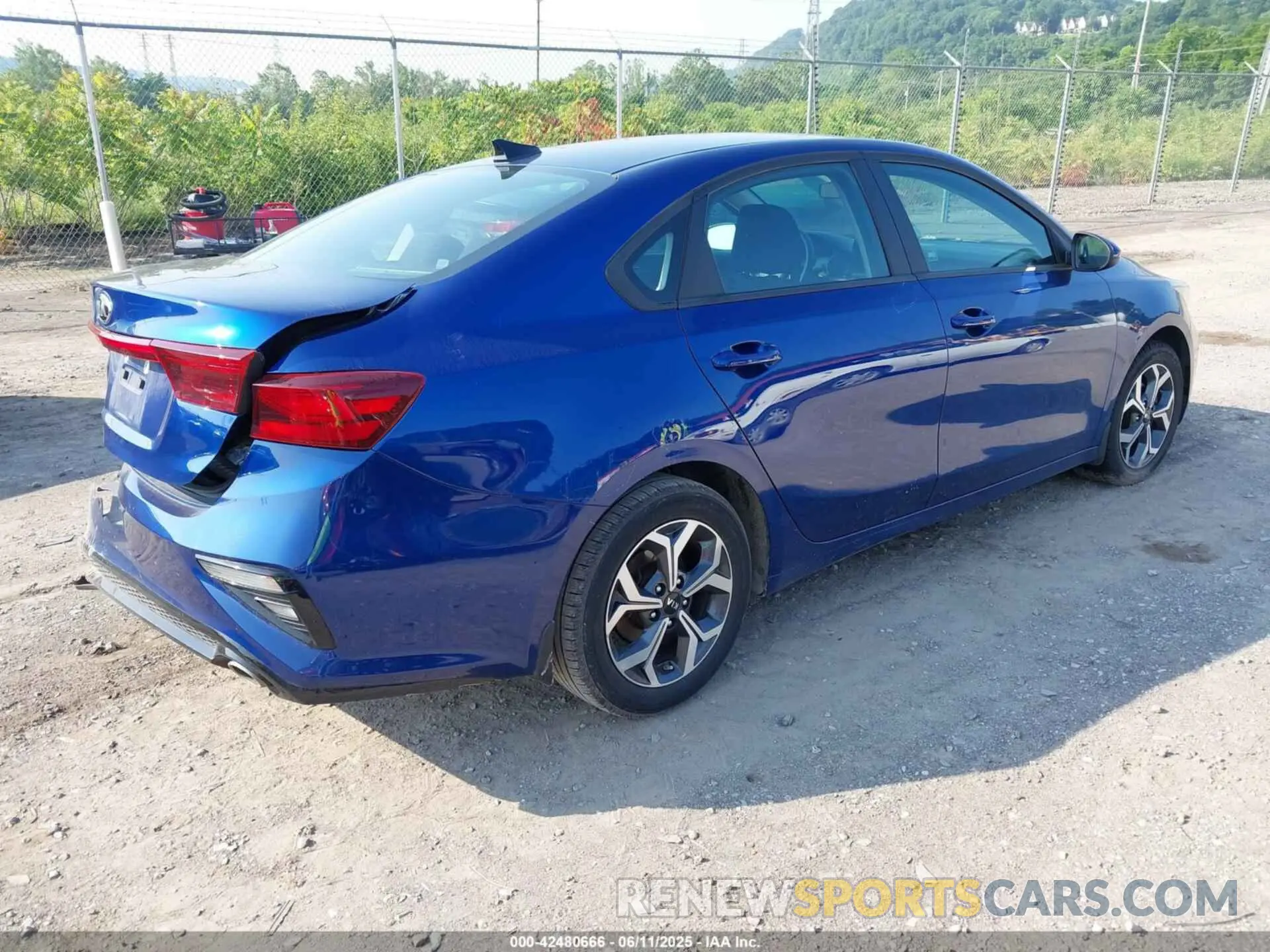 4 Photograph of a damaged car 3KPF24AD6ME286818 KIA FORTE 2021
