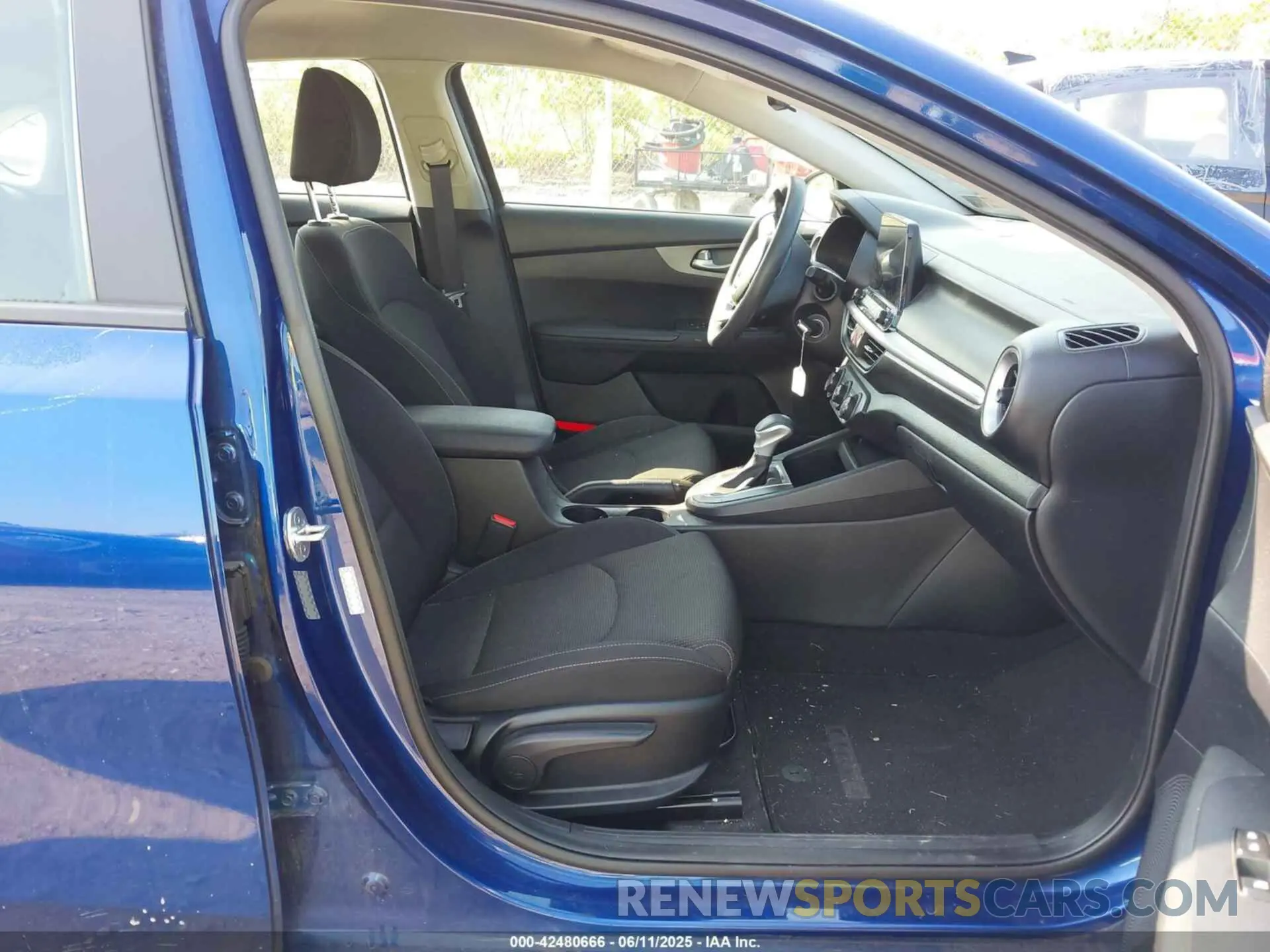 5 Photograph of a damaged car 3KPF24AD6ME286818 KIA FORTE 2021