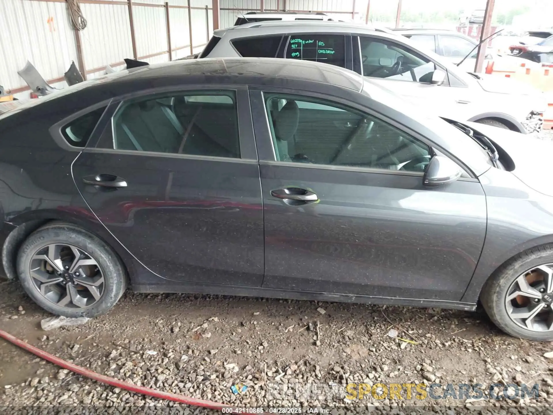 14 Photograph of a damaged car 3KPF24AD6ME323317 KIA FORTE 2021
