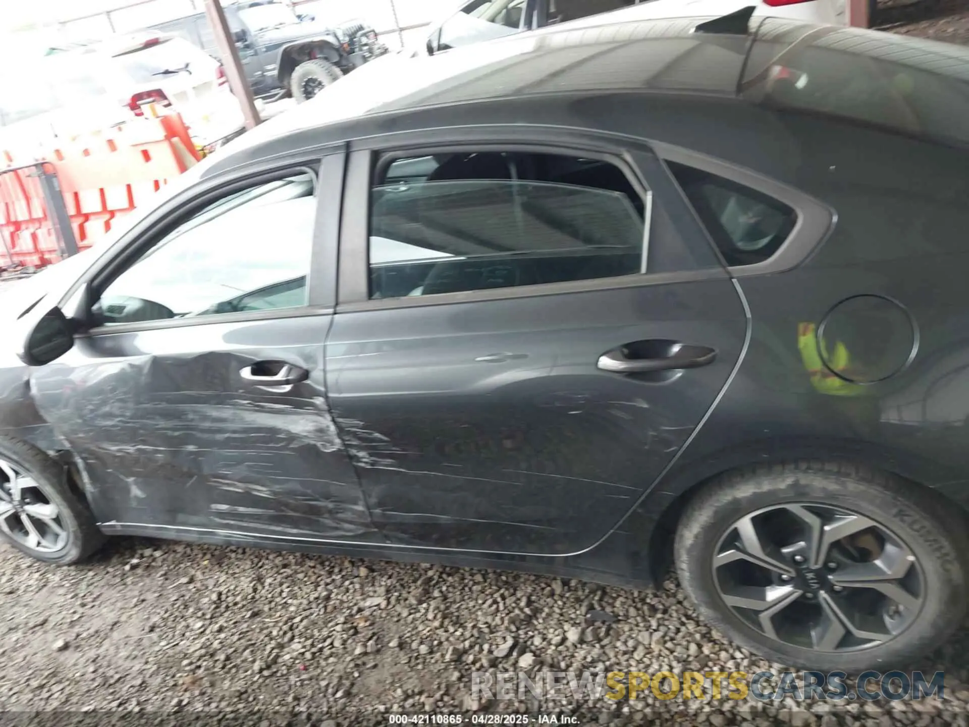 15 Photograph of a damaged car 3KPF24AD6ME323317 KIA FORTE 2021