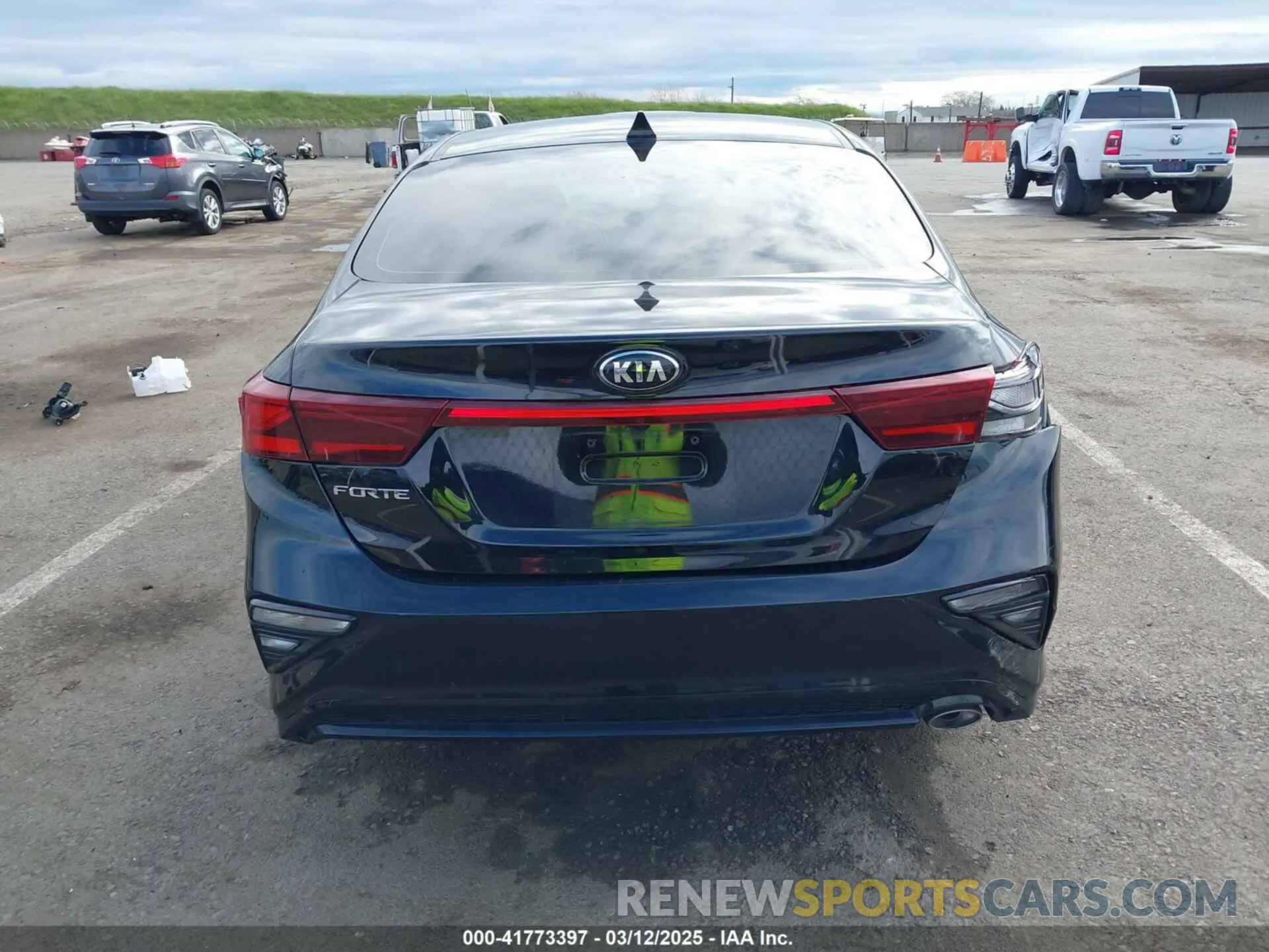 17 Фотография поврежденного автомобиля 3KPF24AD6ME377751 KIA FORTE 2021