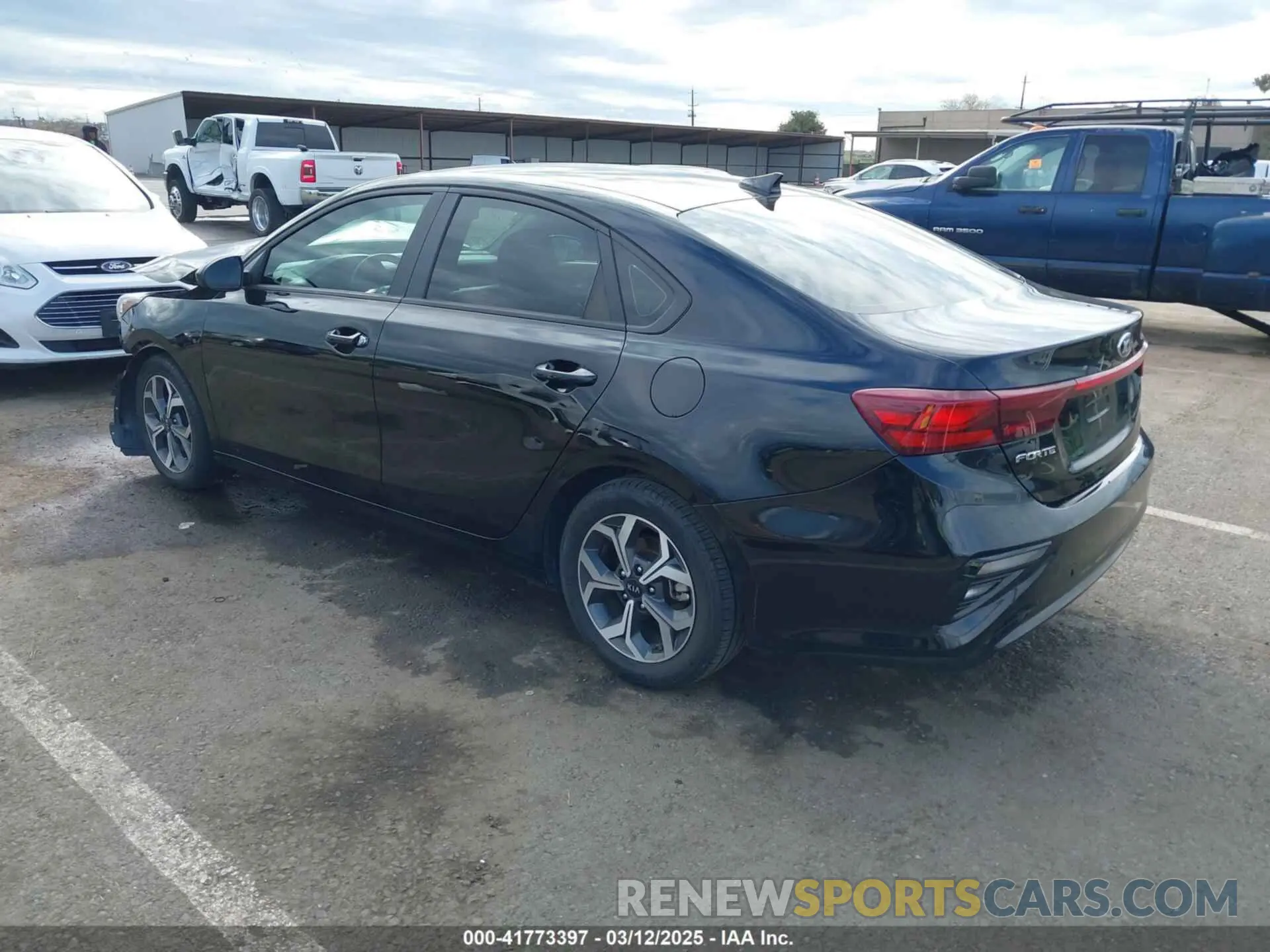 3 Фотография поврежденного автомобиля 3KPF24AD6ME377751 KIA FORTE 2021