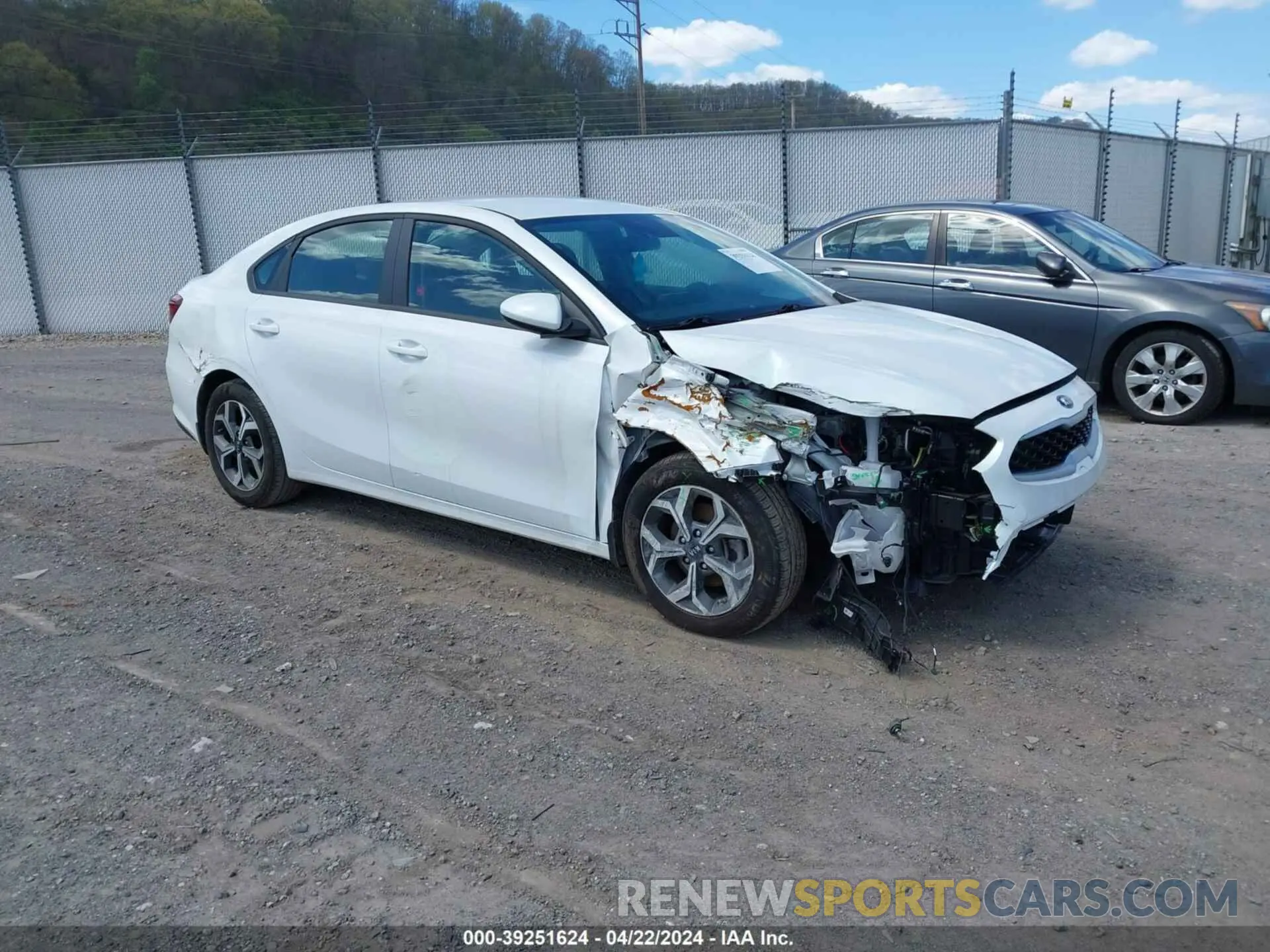 1 Фотография поврежденного автомобиля 3KPF24AD6ME386370 KIA FORTE 2021