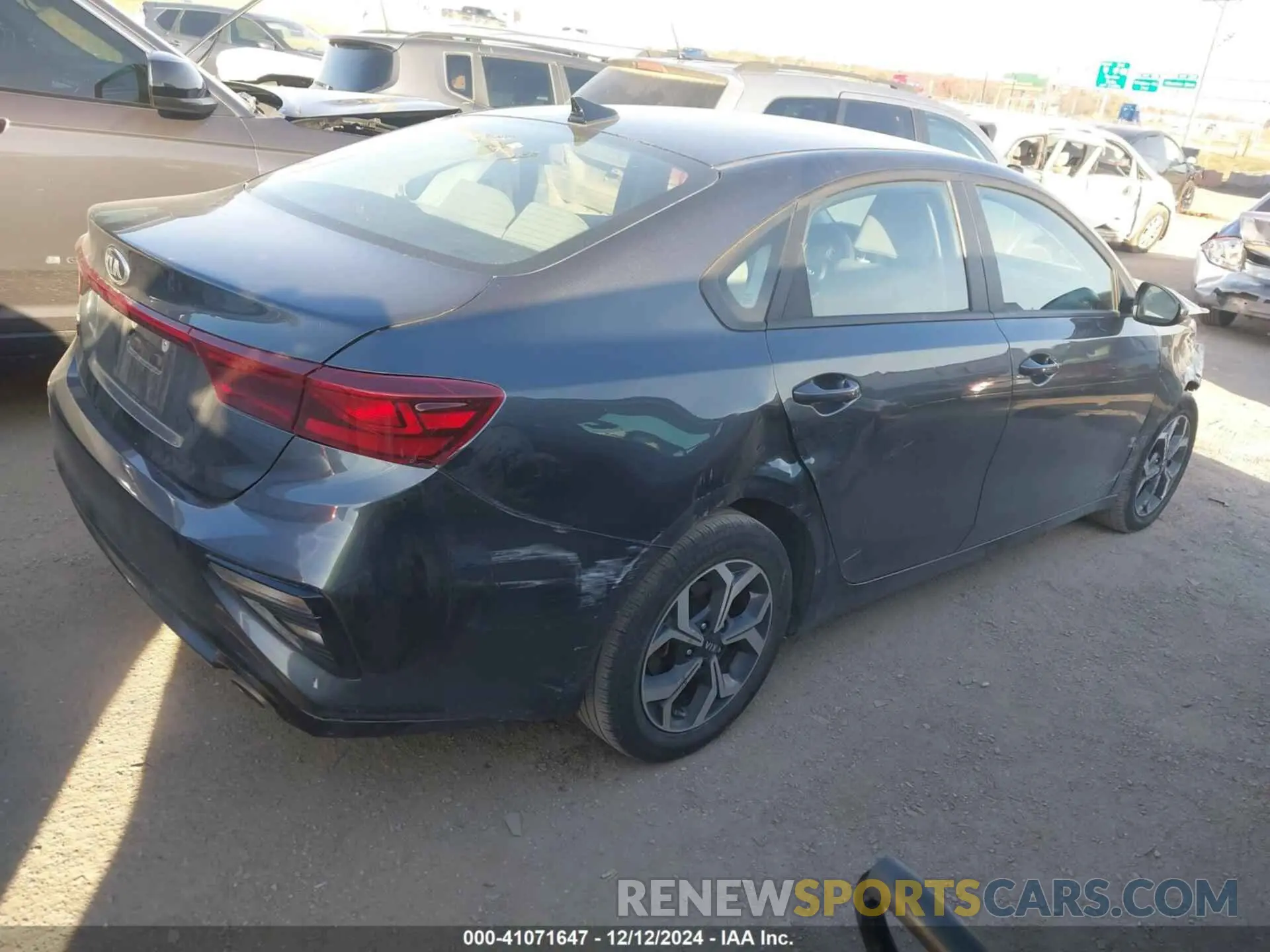 4 Photograph of a damaged car 3KPF24AD6ME396221 KIA FORTE 2021